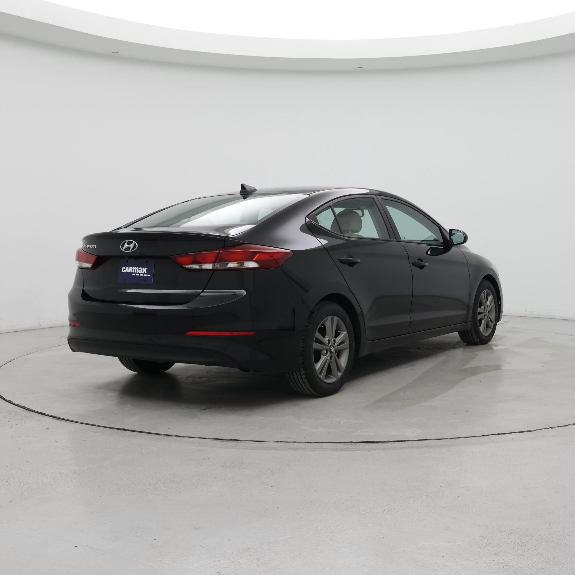 Thumbnail: 2017 Hyundai Elantra - 8