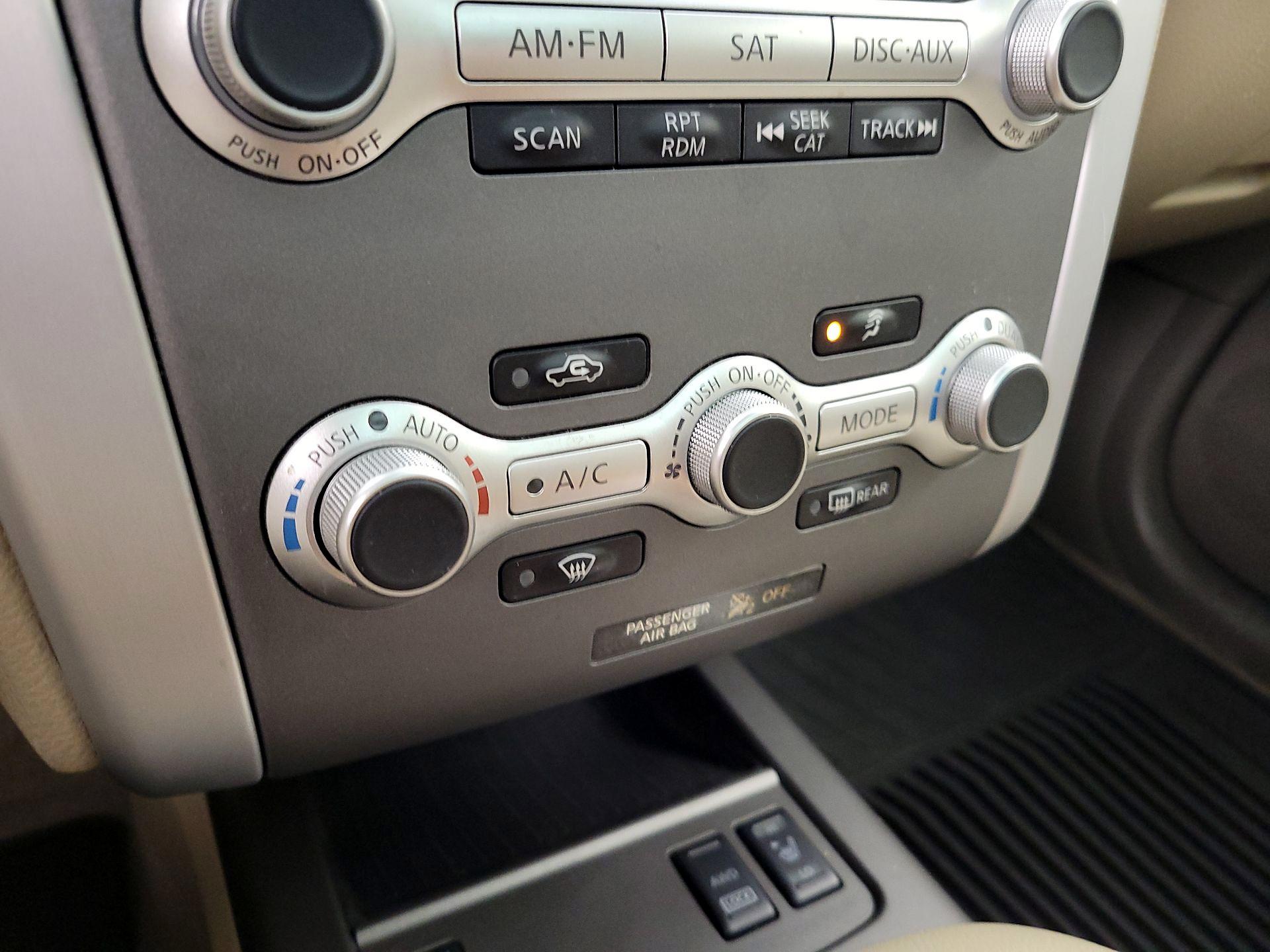 Thumbnail: 2014 Nissan Murano - 17