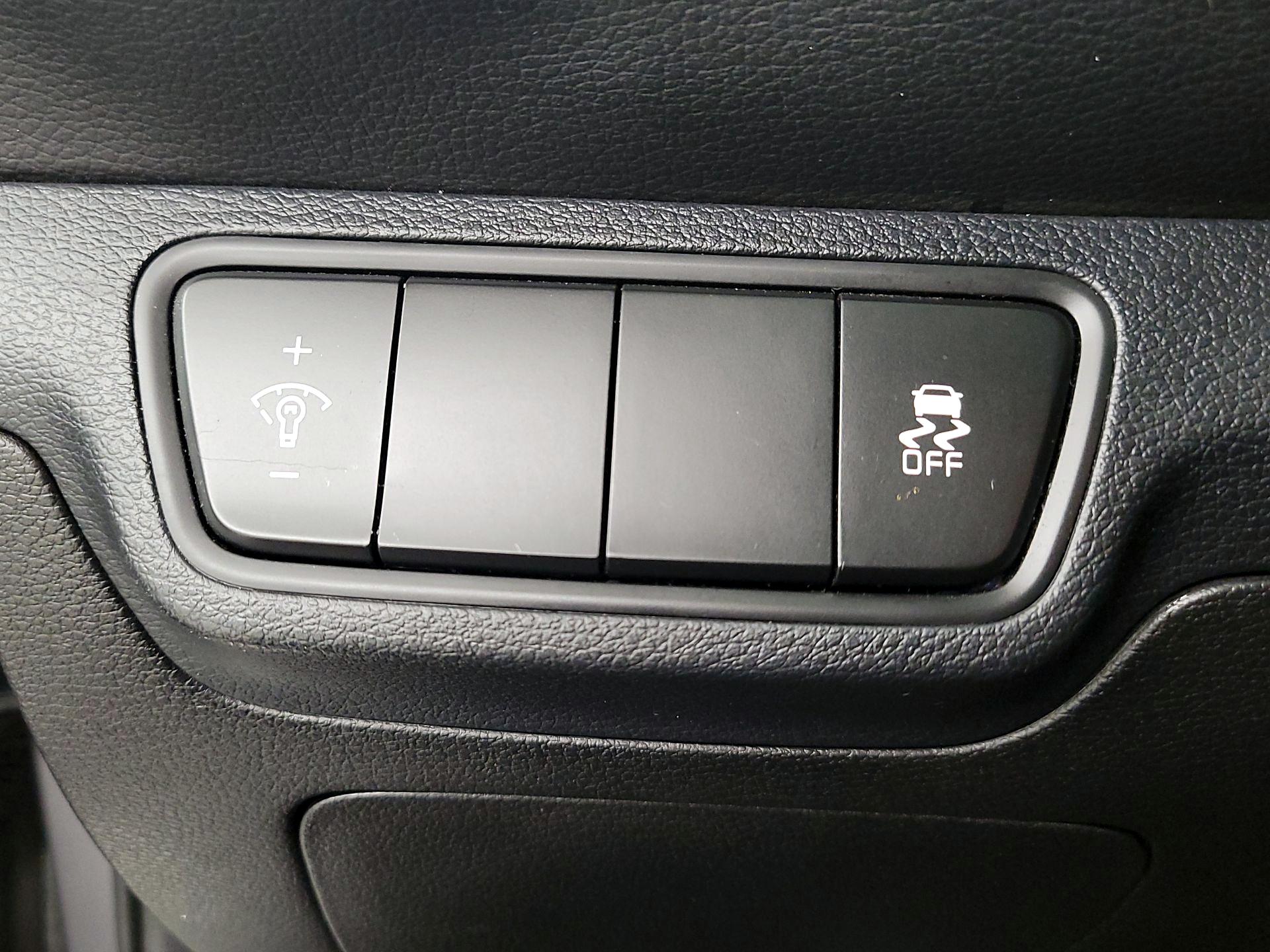 Thumbnail: 2023 Kia Forte - 13