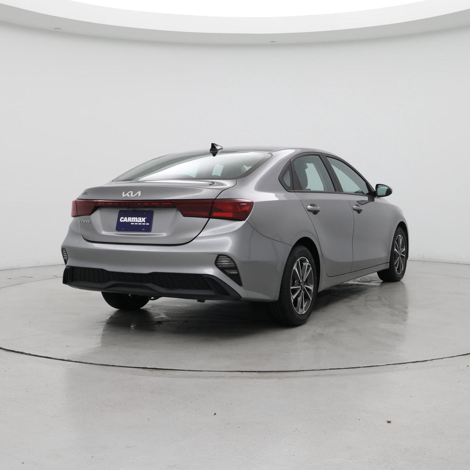 Thumbnail: 2023 Kia Forte - 8