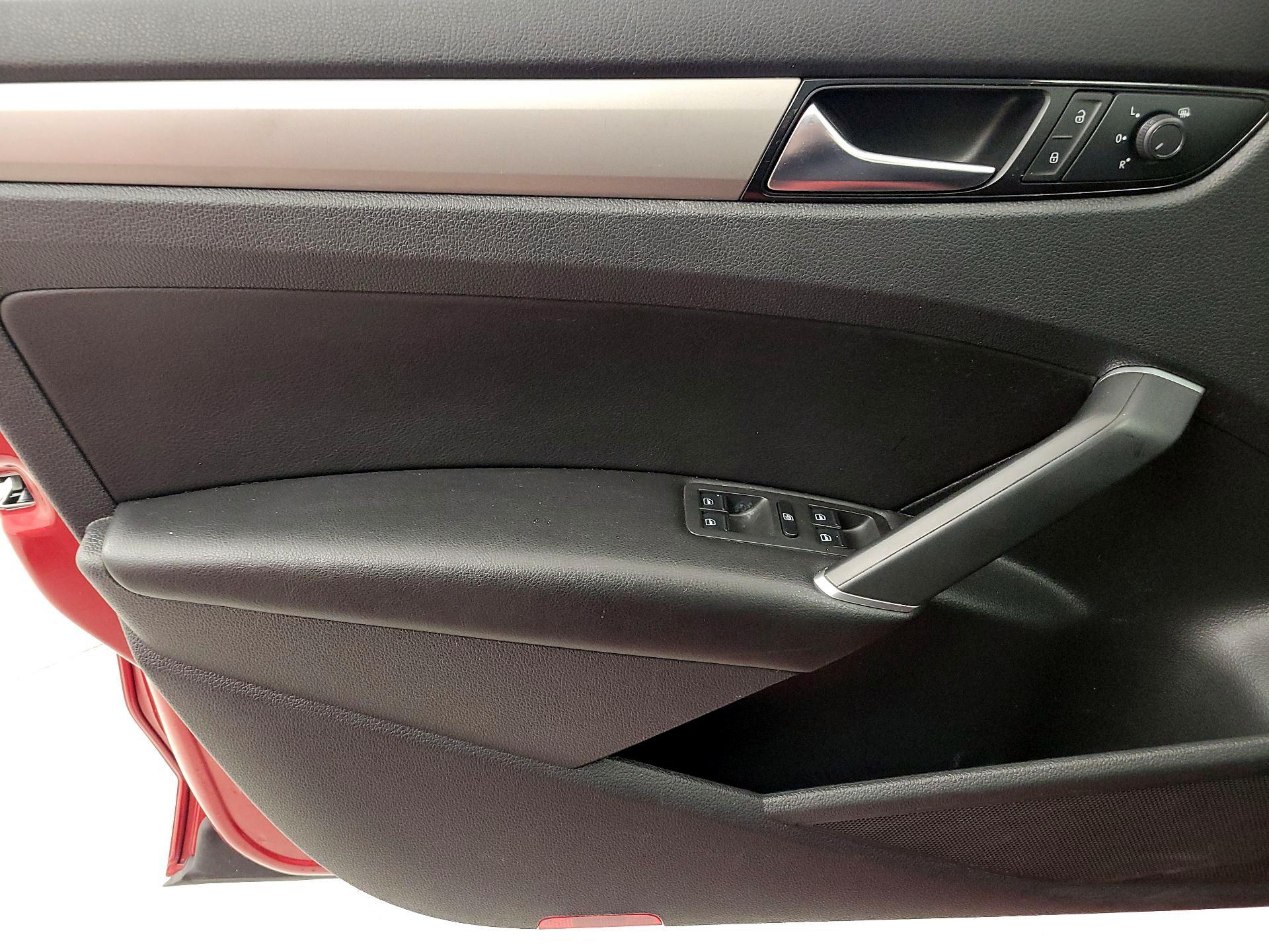 Thumbnail: 2021 Volkswagen Passat - 12