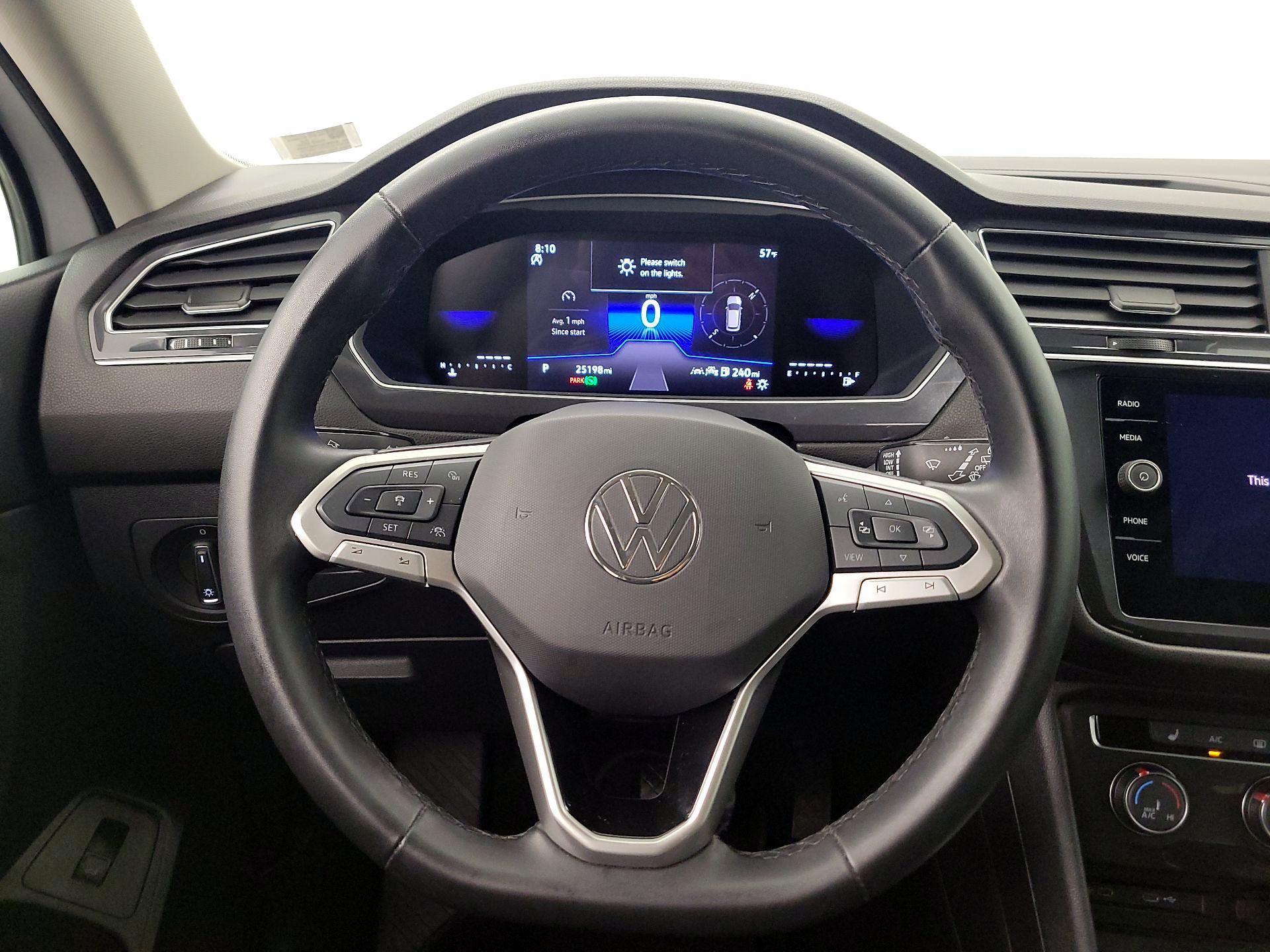 Thumbnail: 2024 Volkswagen Tiguan - 10