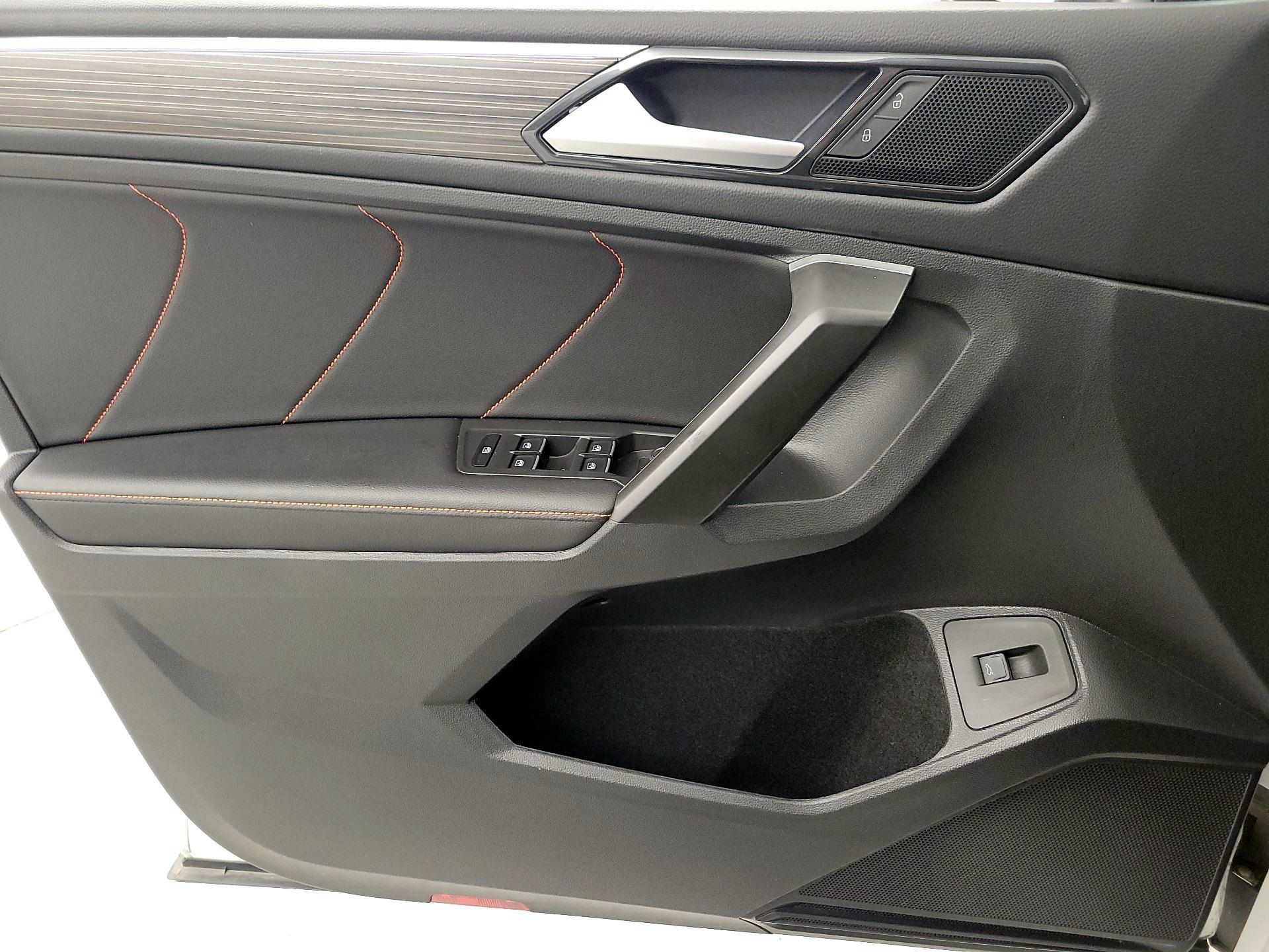 Thumbnail: 2024 Volkswagen Tiguan - 12