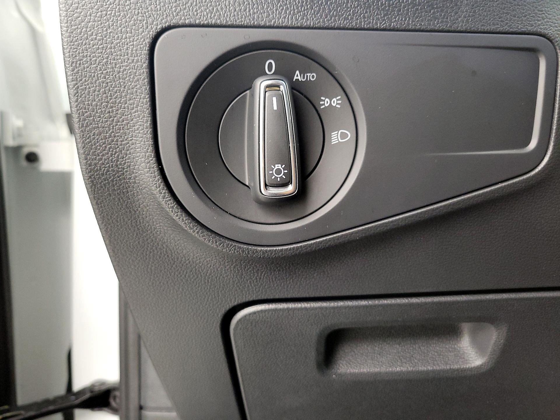 Thumbnail: 2024 Volkswagen Tiguan - 13