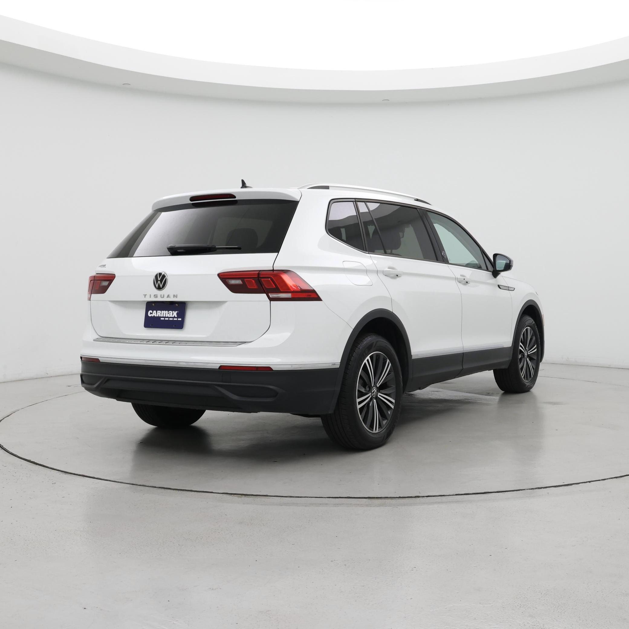 Thumbnail: 2024 Volkswagen Tiguan - 8