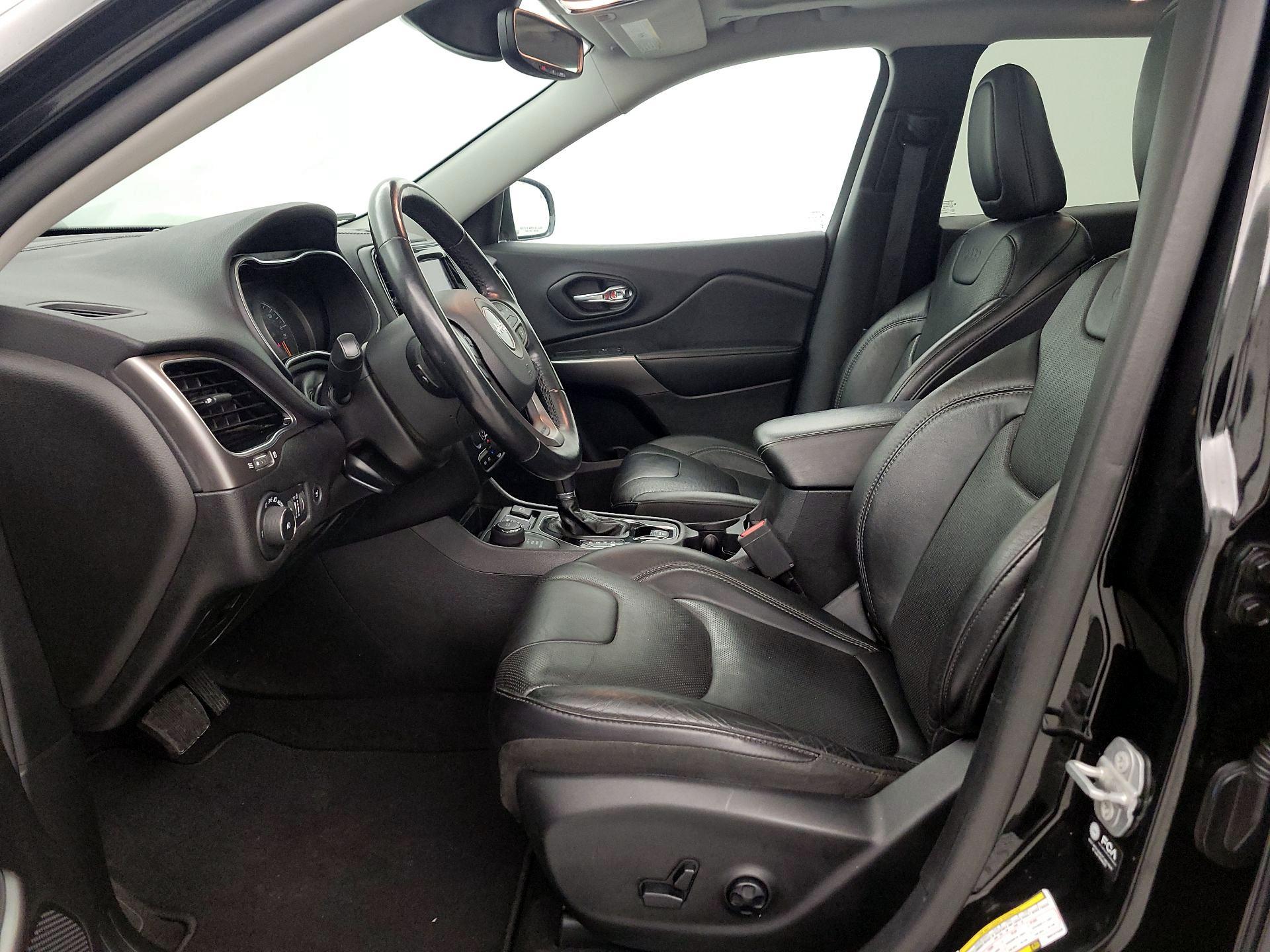 Thumbnail: 2021 Jeep Cherokee - 11