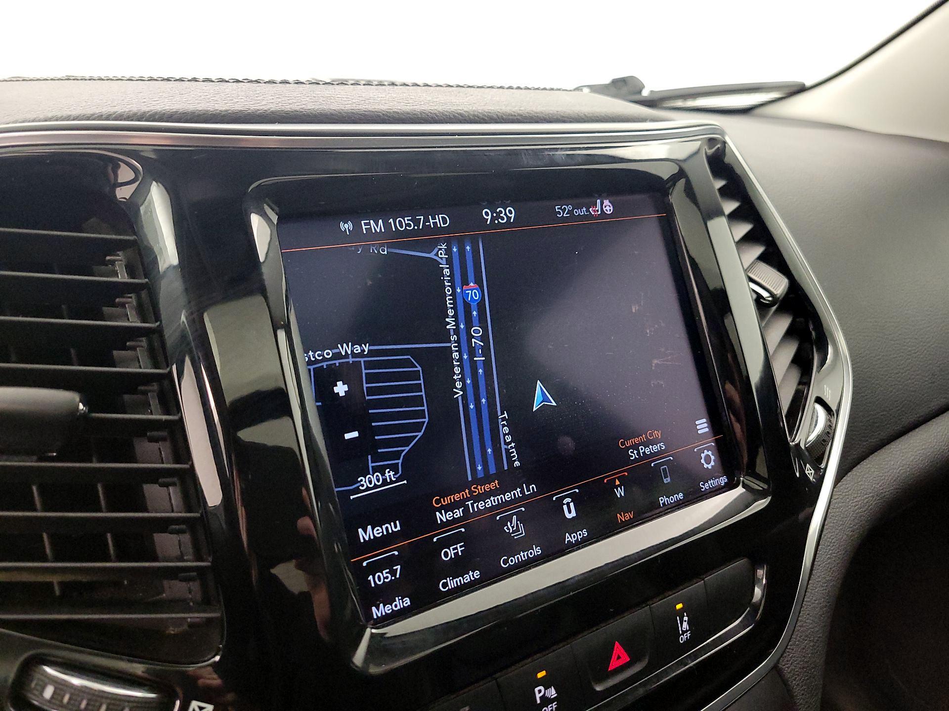 Thumbnail: 2021 Jeep Cherokee - 14