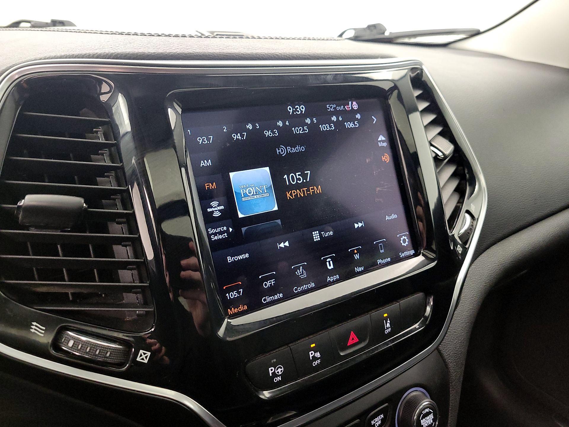 Thumbnail: 2021 Jeep Cherokee - 16