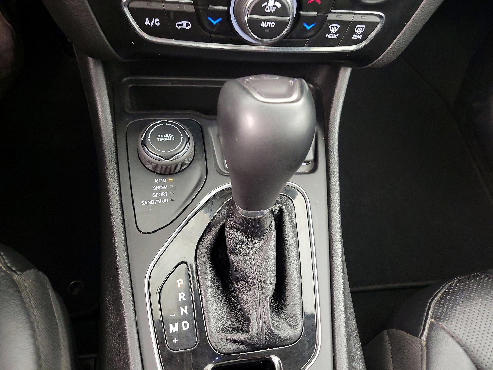 Thumbnail: 2021 Jeep Cherokee - 18