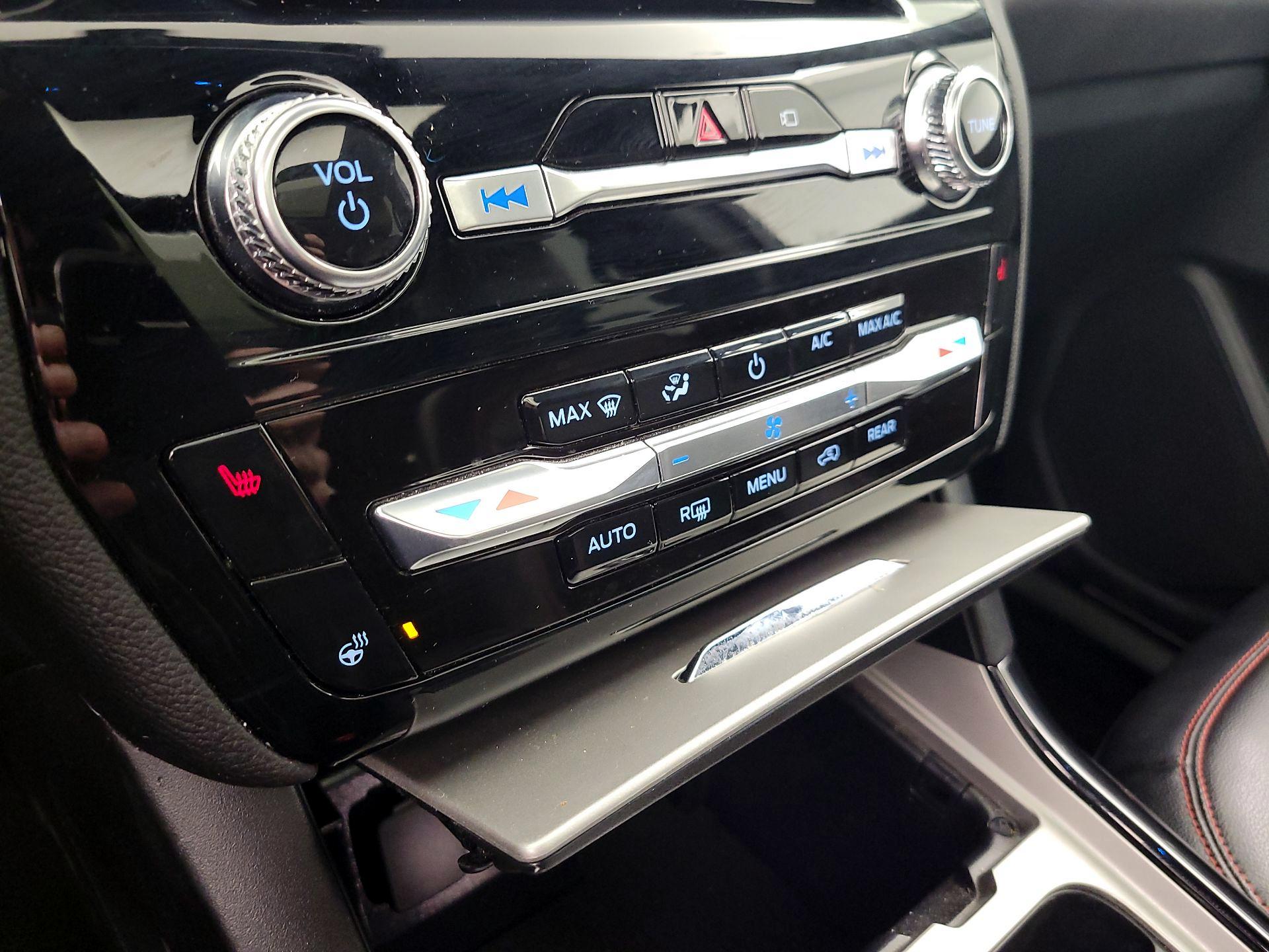 Thumbnail: 2023 Ford Explorer - 17