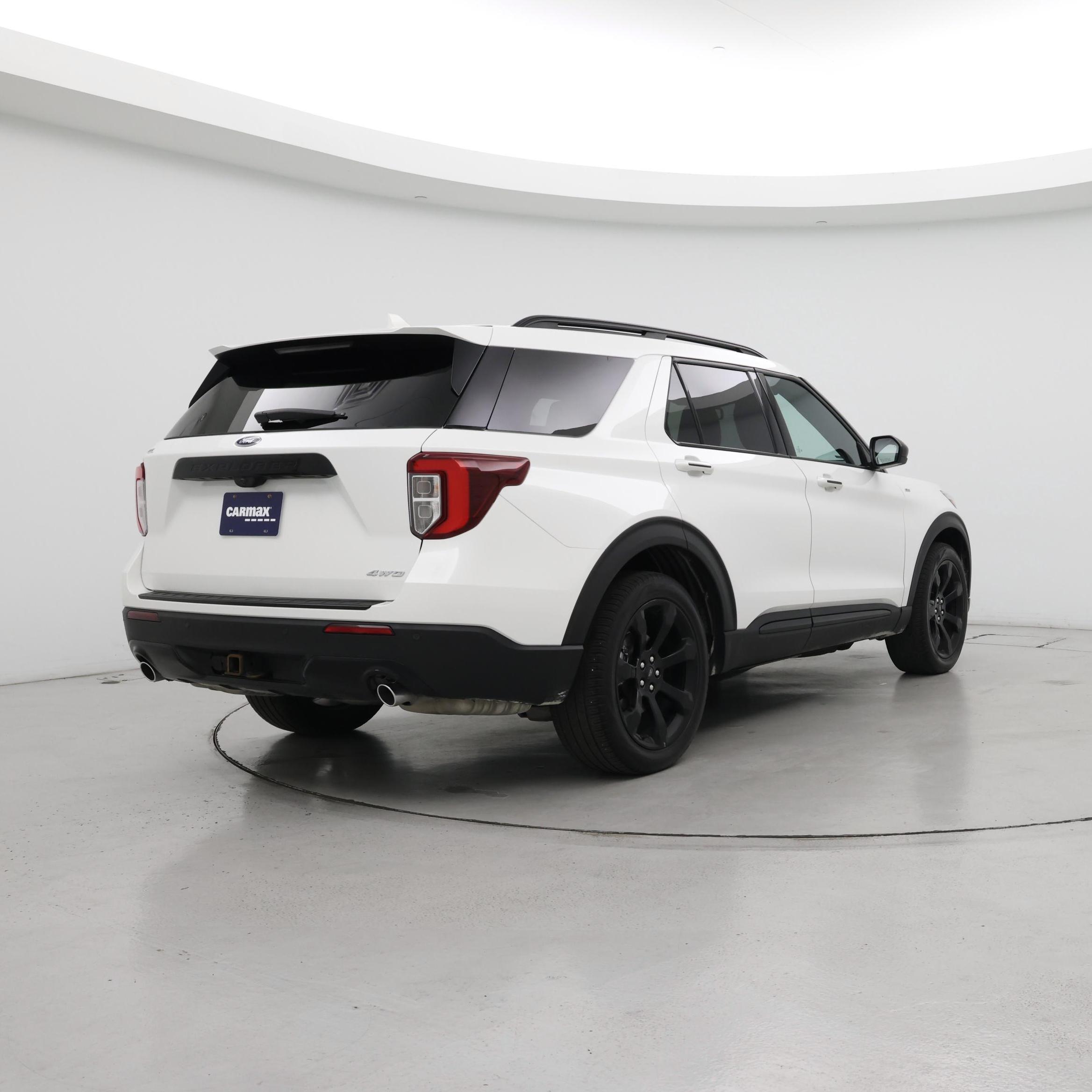 Thumbnail: 2023 Ford Explorer - 8
