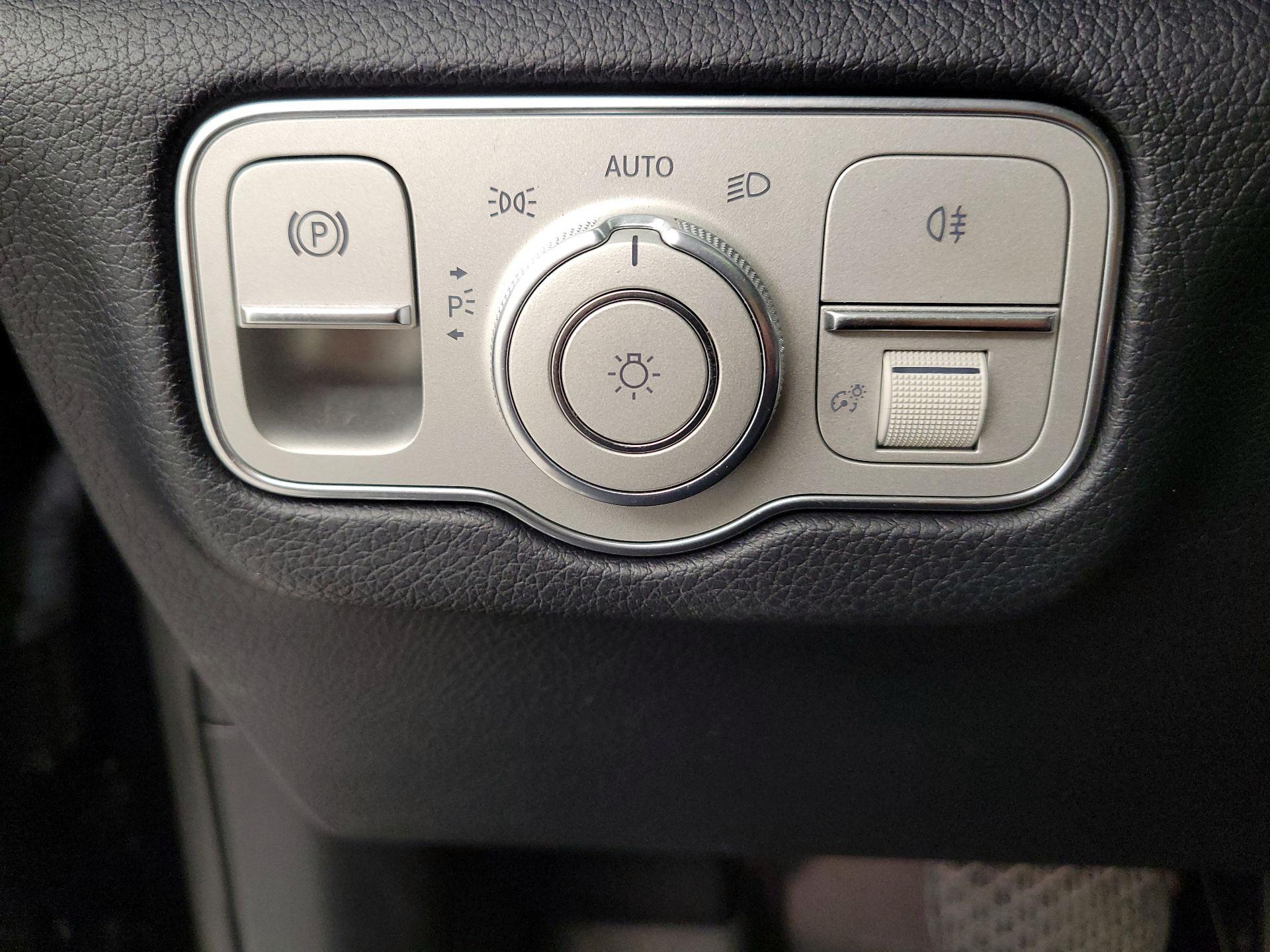 Thumbnail: 2020 Mercedes-Benz GLE - 13