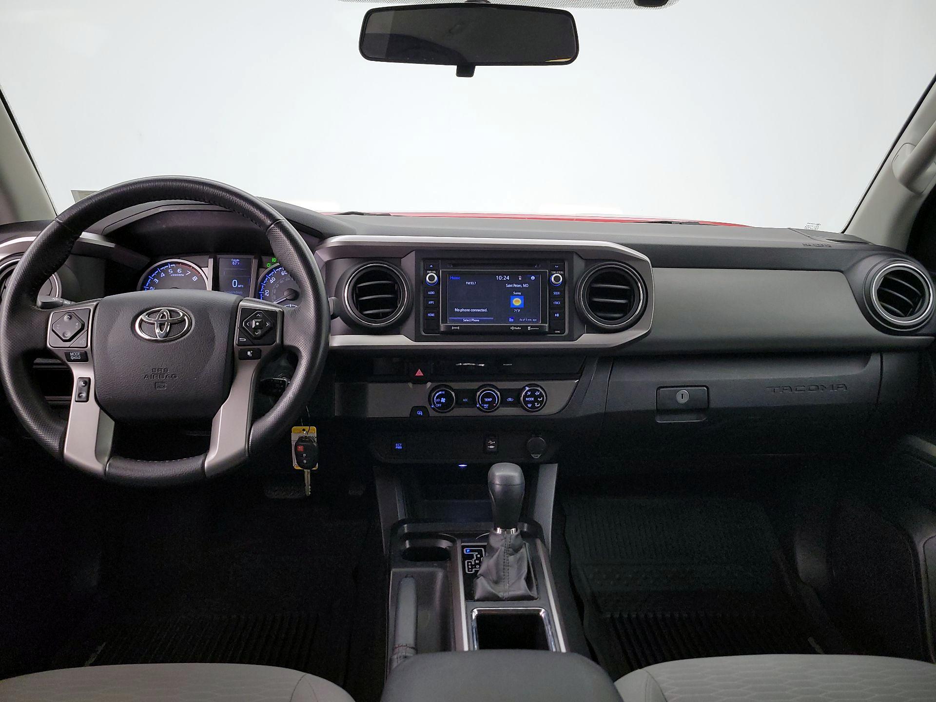 Thumbnail: 2017 Toyota Tacoma - 9