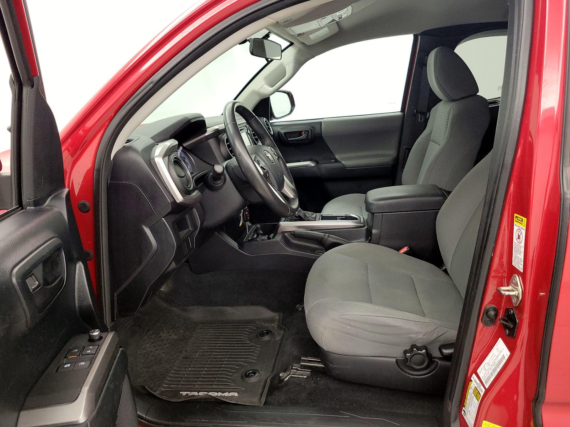 Thumbnail: 2017 Toyota Tacoma - 11