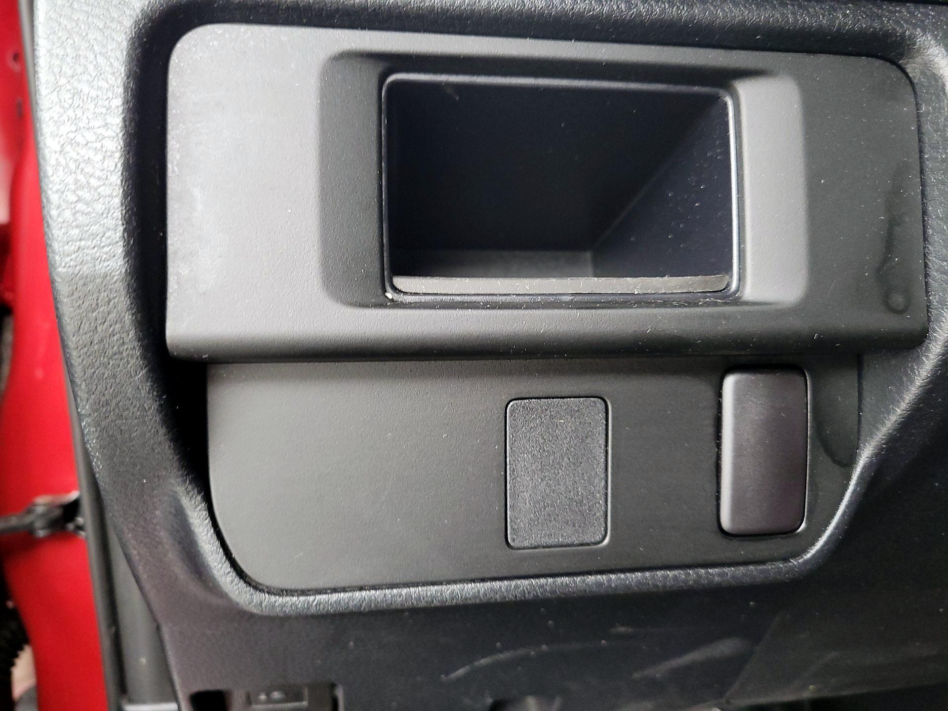 Thumbnail: 2017 Toyota Tacoma - 13