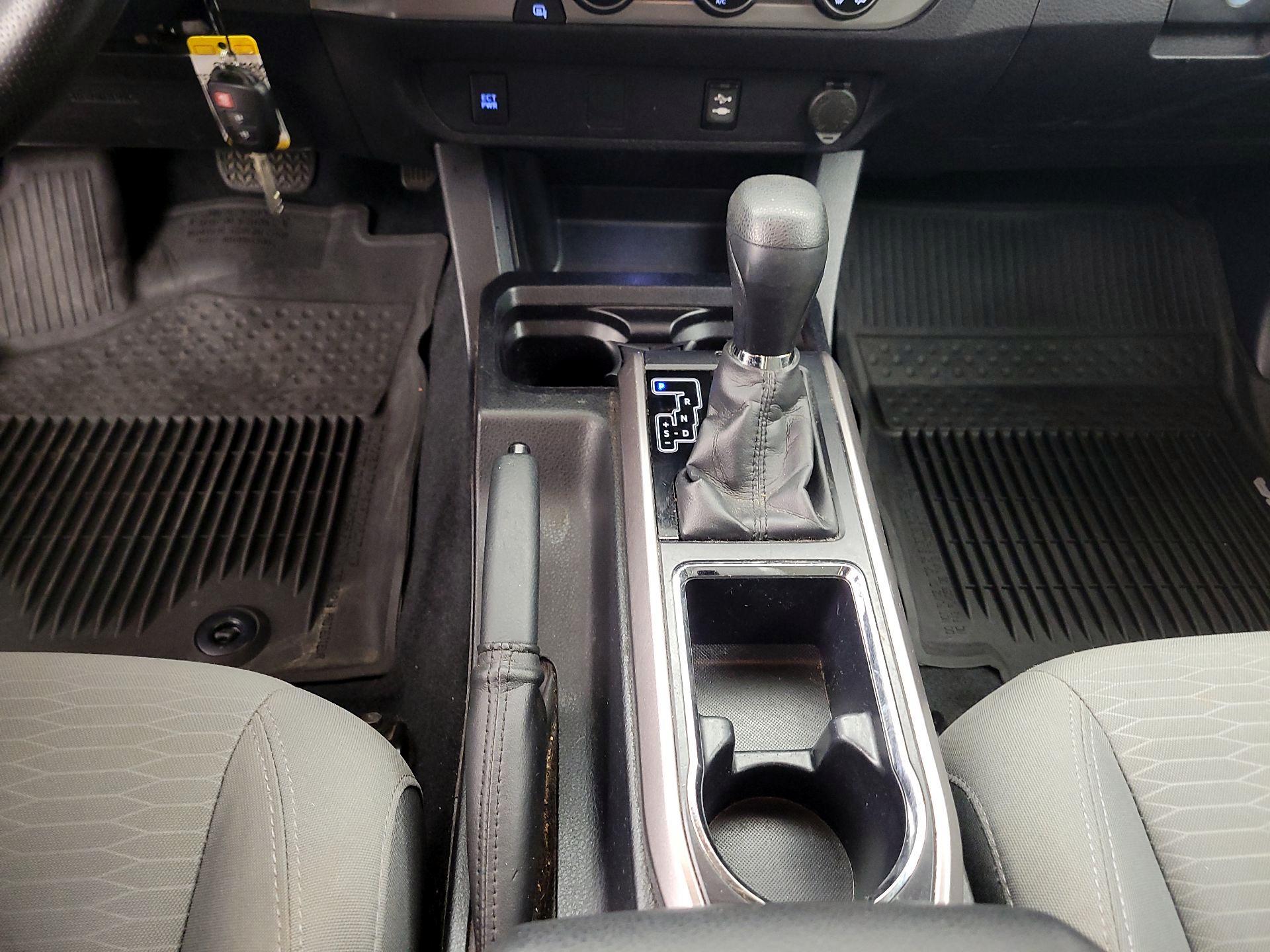 Thumbnail: 2017 Toyota Tacoma - 17