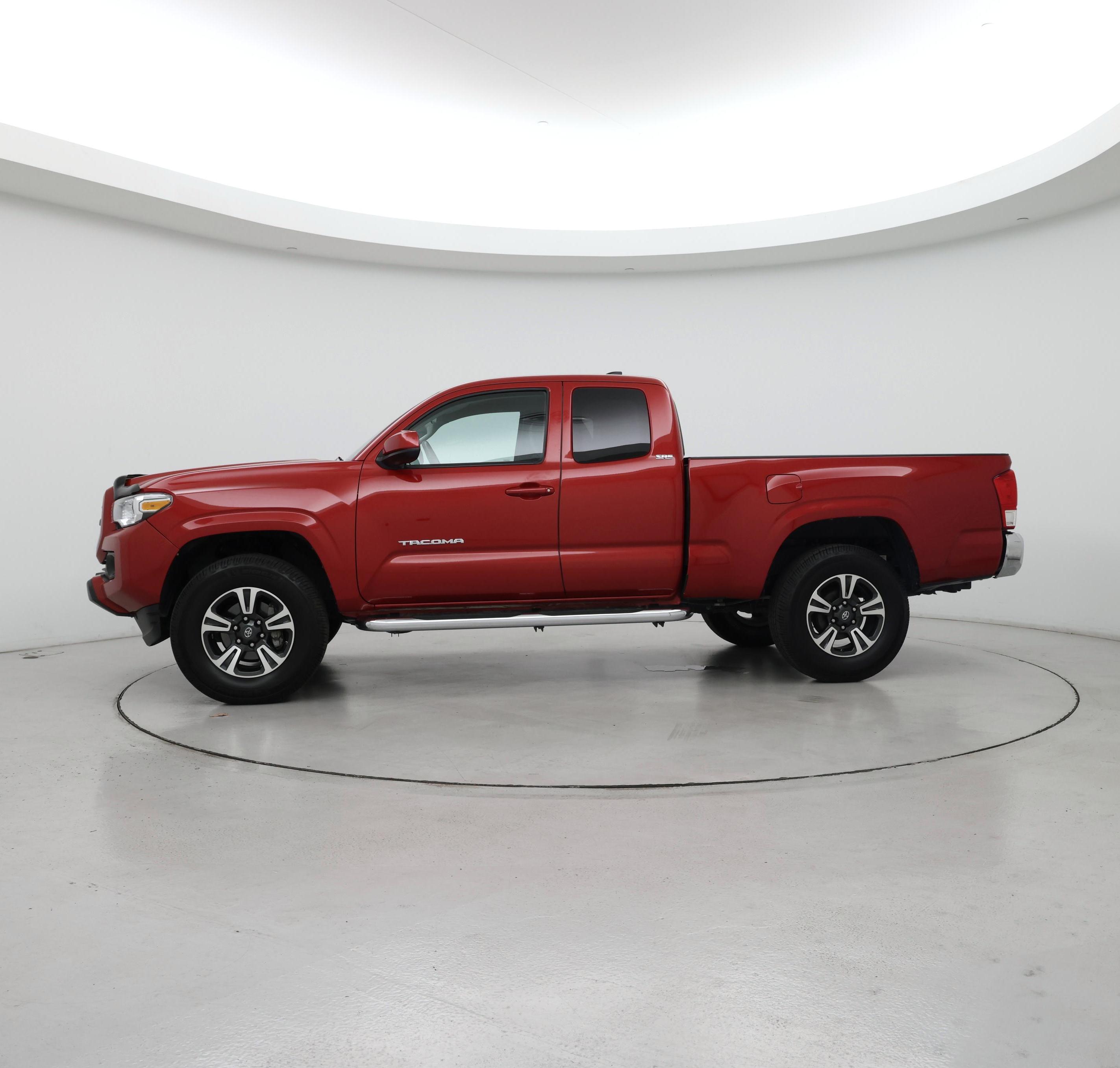 Thumbnail: 2017 Toyota Tacoma - 3