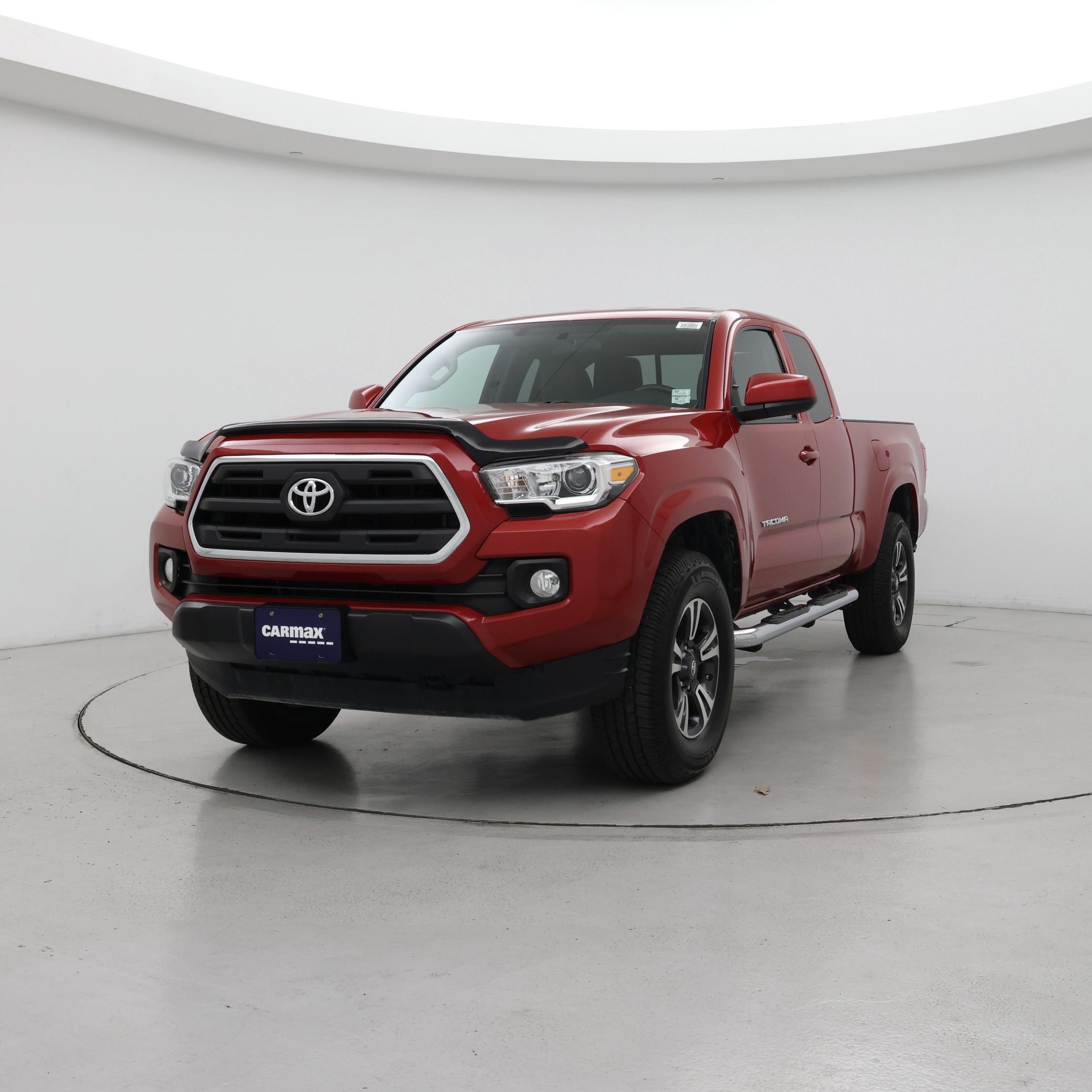 Thumbnail: 2017 Toyota Tacoma - 4