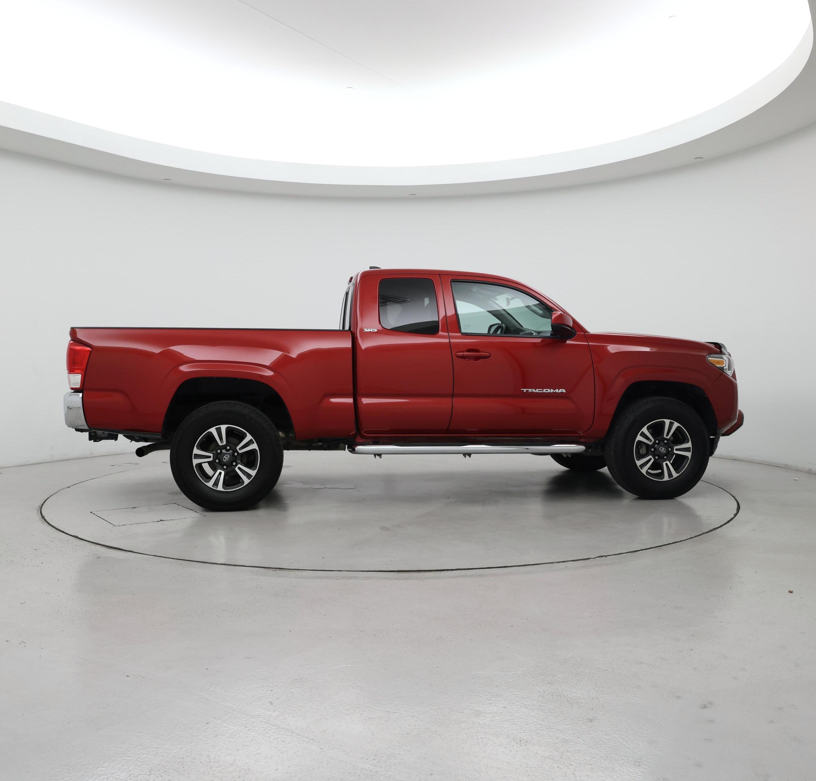 Thumbnail: 2017 Toyota Tacoma - 7