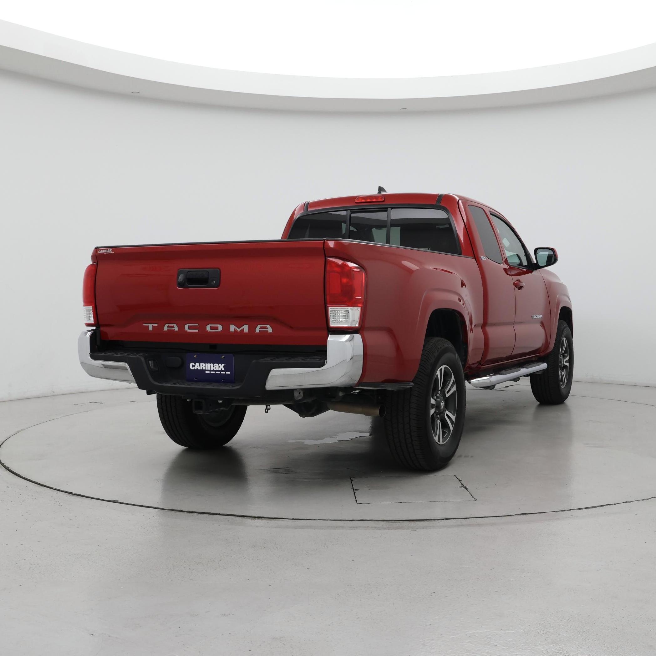 Thumbnail: 2017 Toyota Tacoma - 8