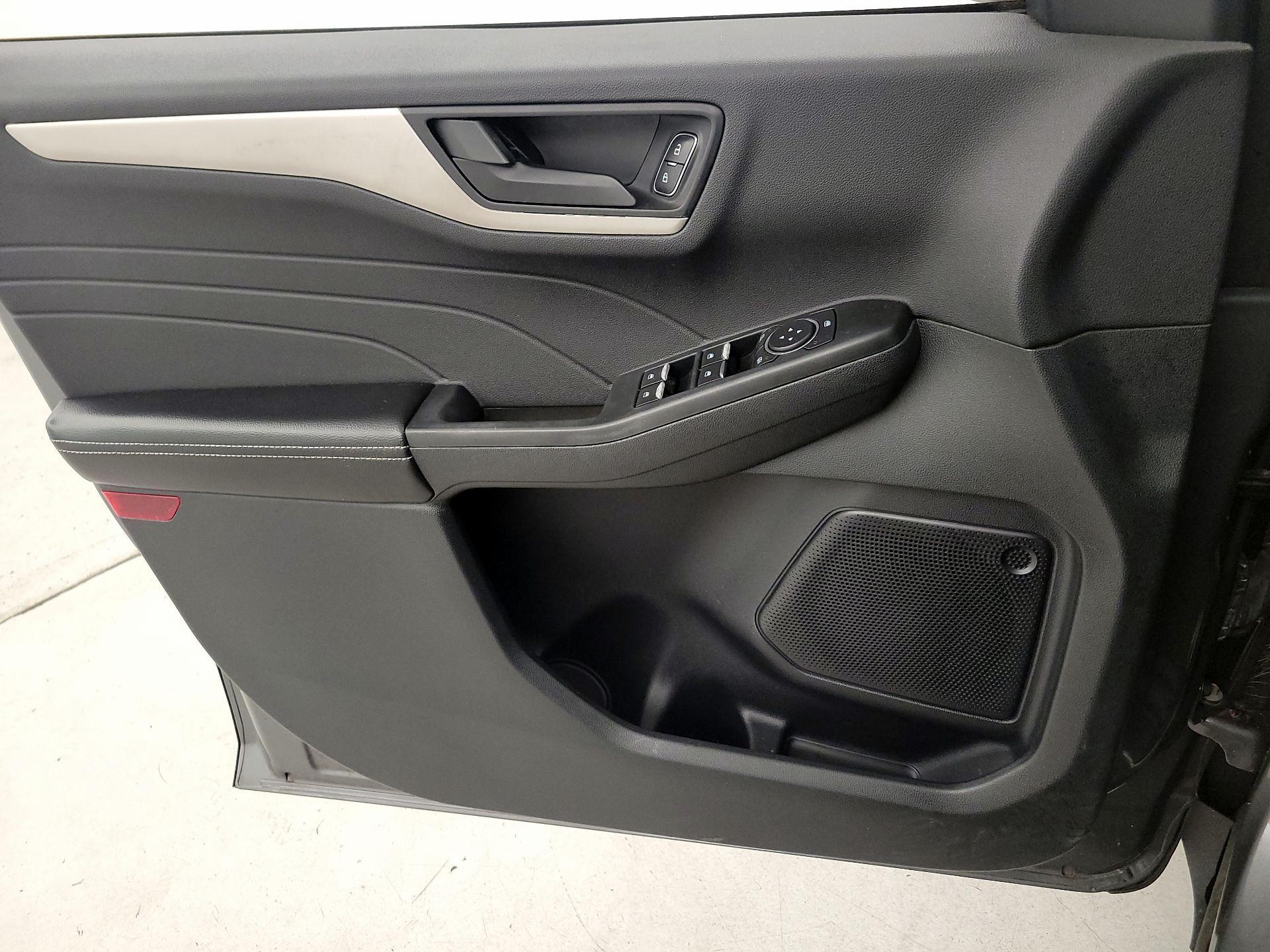 Thumbnail: 2022 Ford Escape - 12