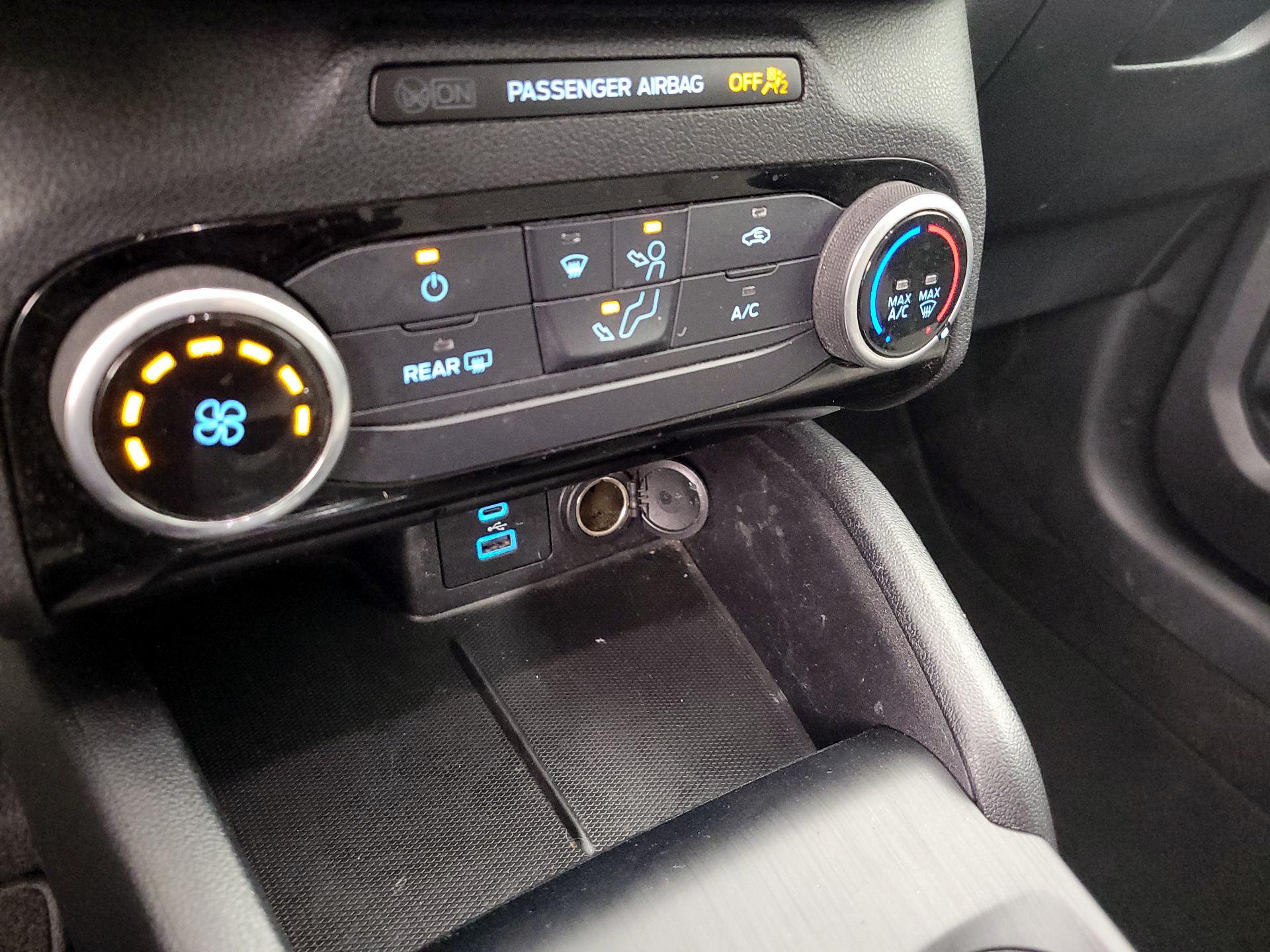 Thumbnail: 2022 Ford Escape - 16