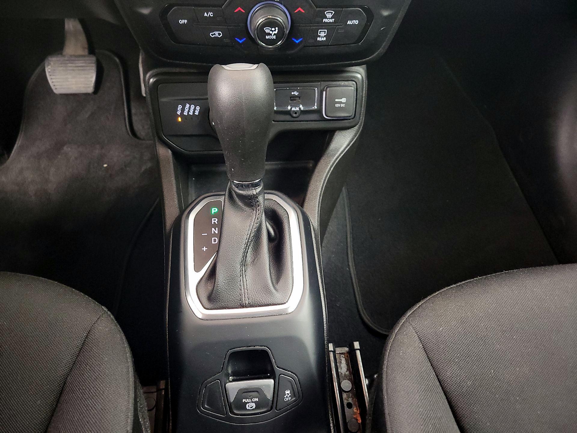 Thumbnail: 2020 Jeep Renegade - 17