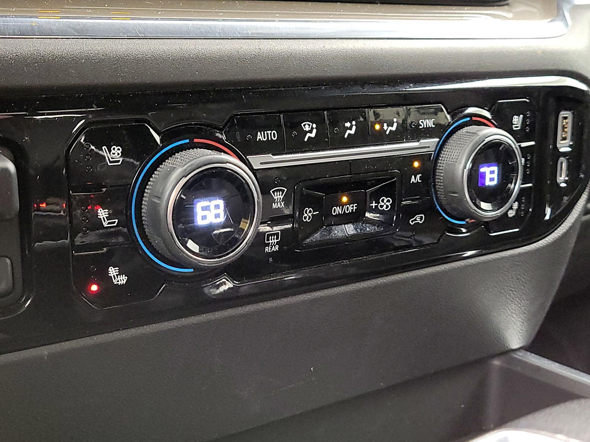 Thumbnail: 2022 Chevrolet Silverado 1500 - 17