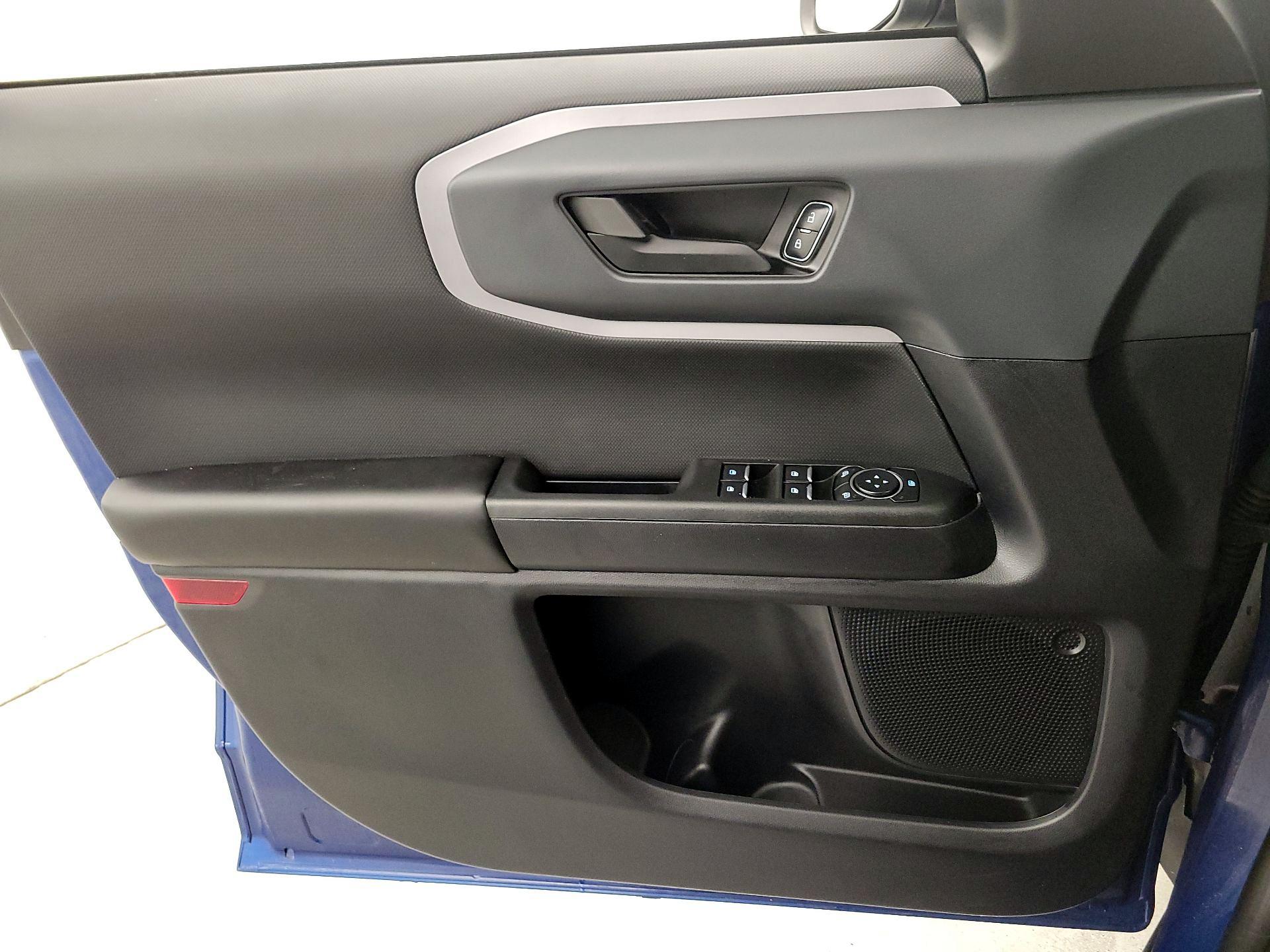 Thumbnail: 2023 Ford Bronco Sport - 12