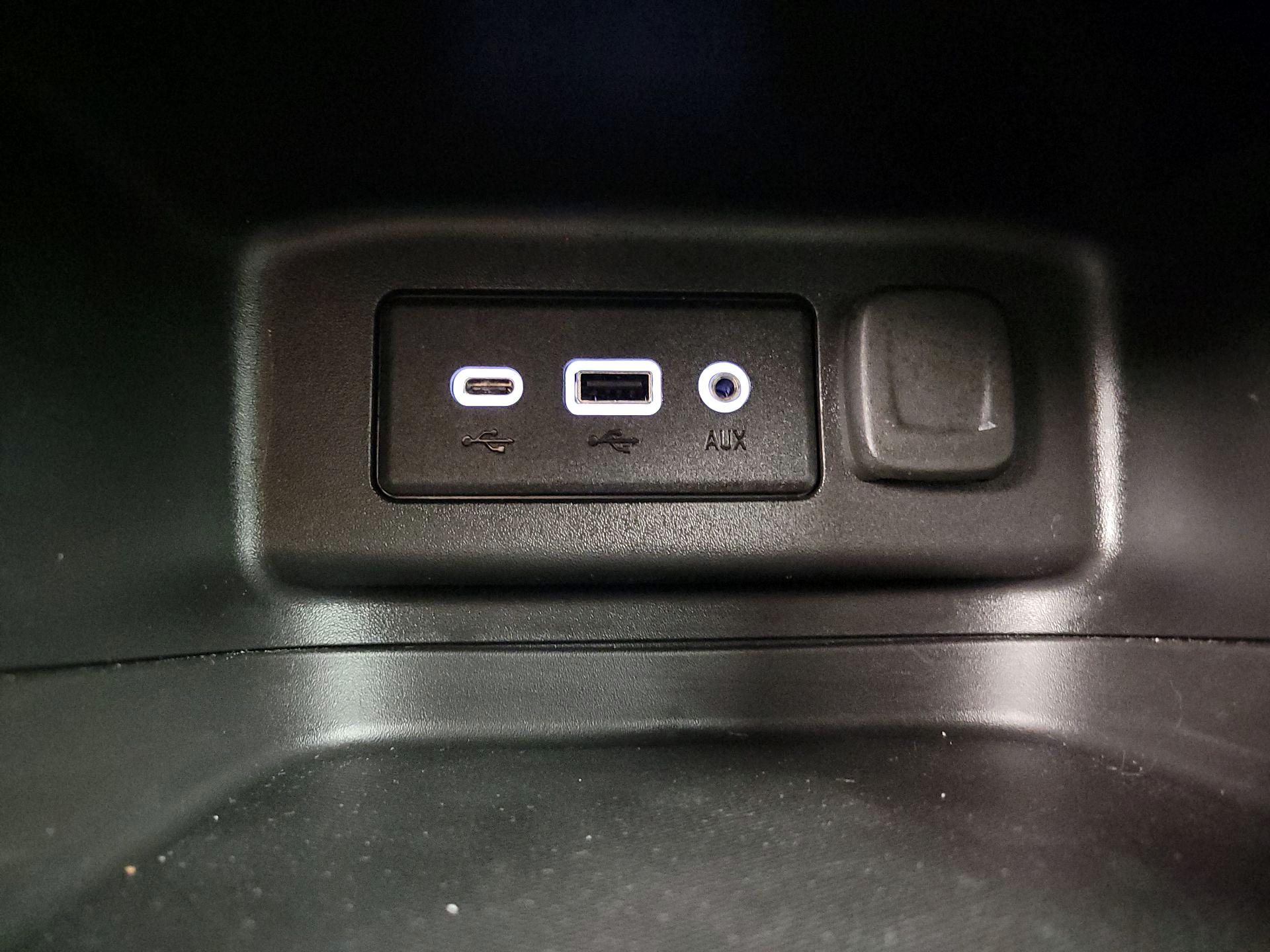 Thumbnail: 2022 Chevrolet Equinox - 18