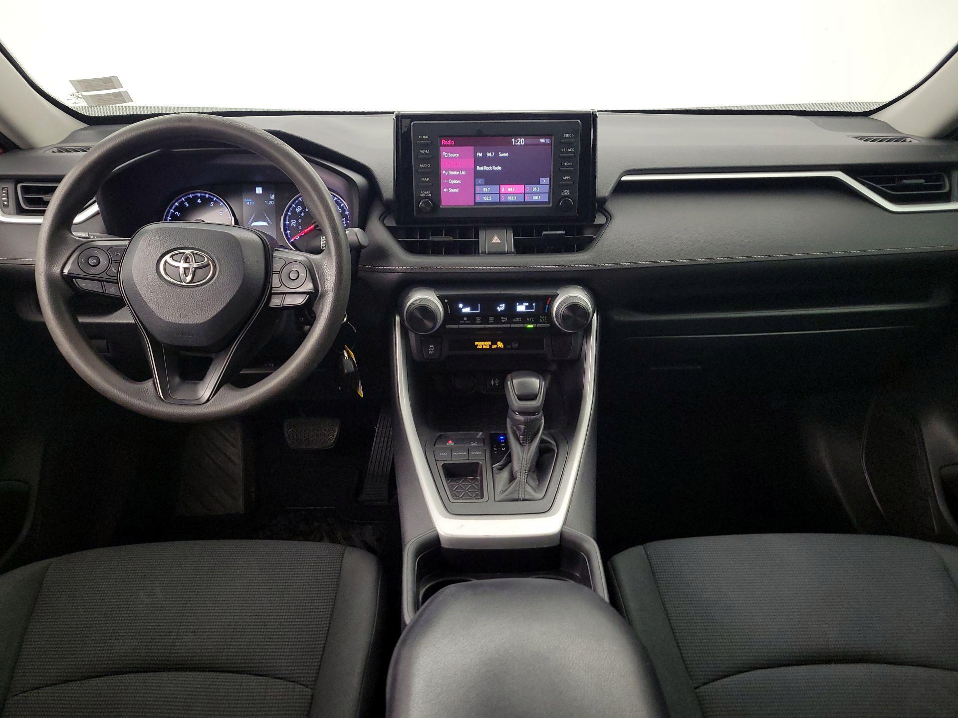 Thumbnail: 2019 Toyota RAV4 - 9