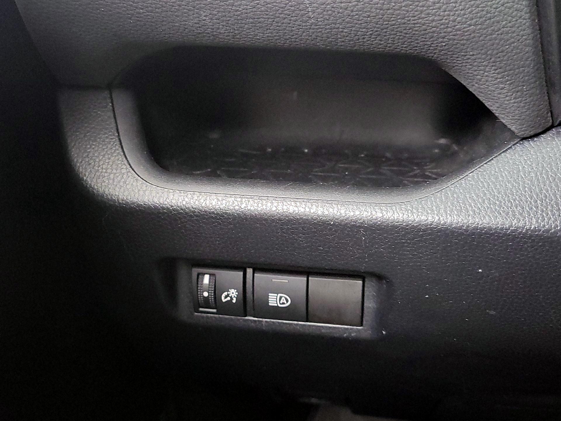 Thumbnail: 2019 Toyota RAV4 - 13