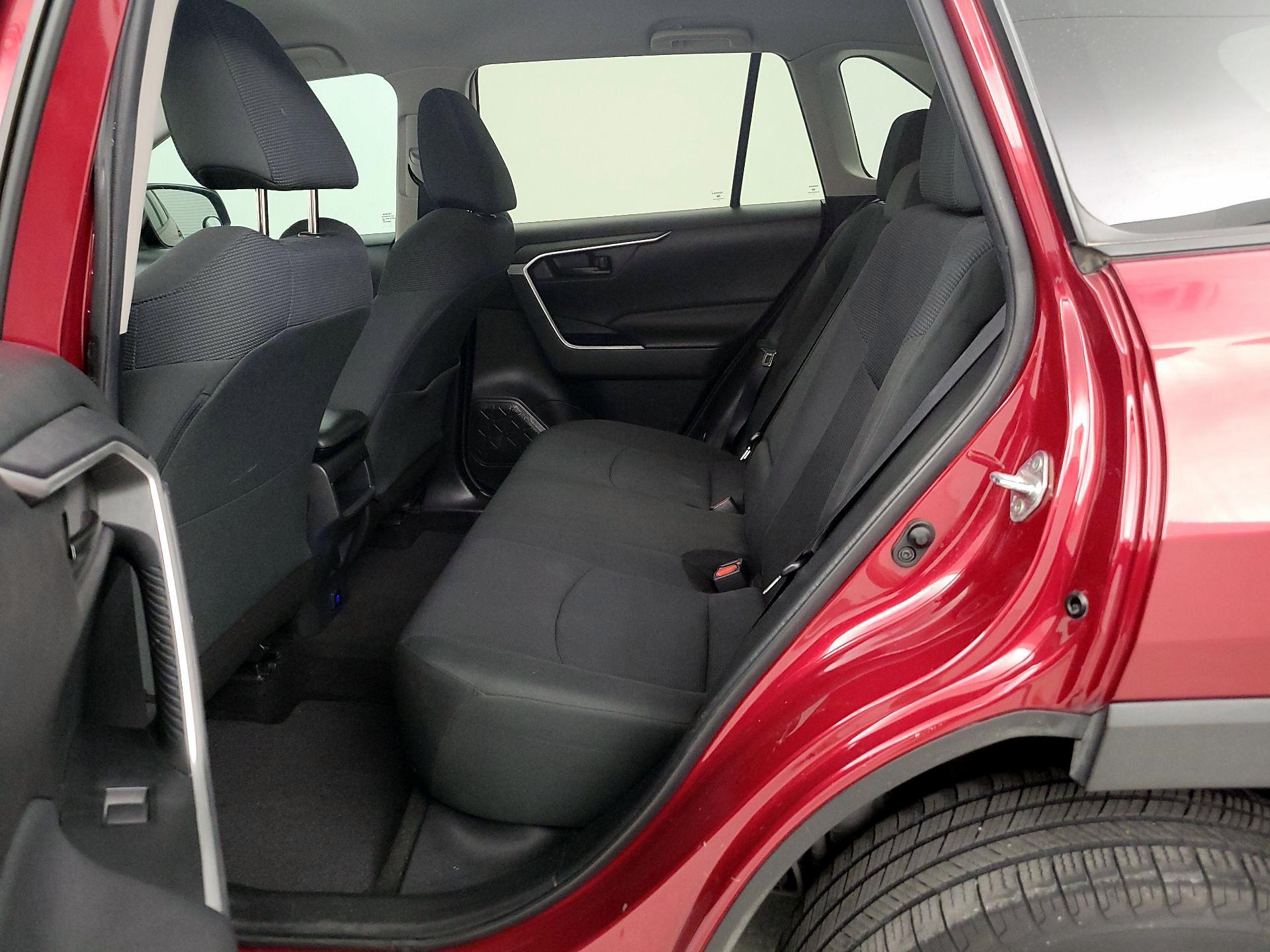 Thumbnail: 2019 Toyota RAV4 - 19