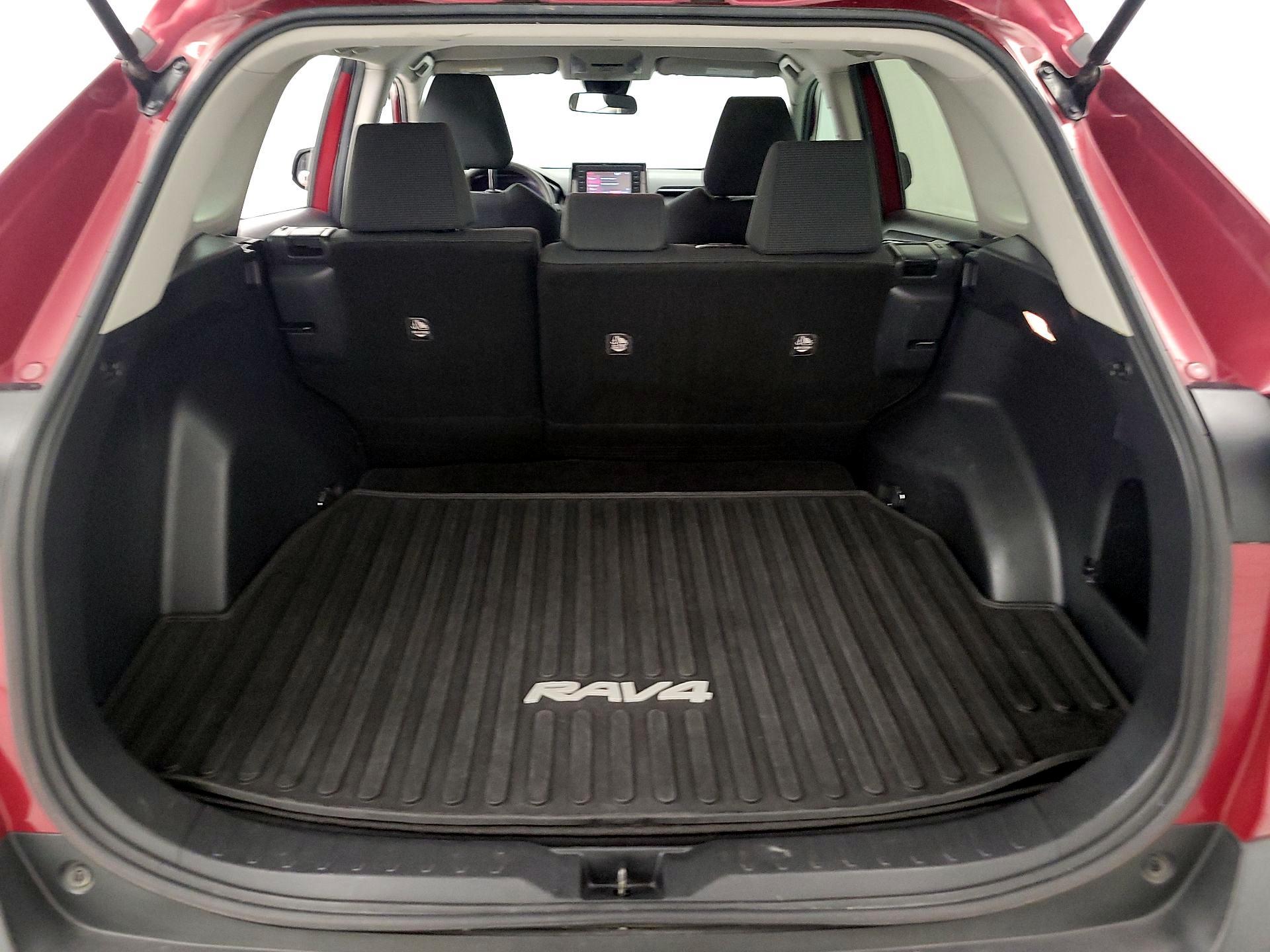 Thumbnail: 2019 Toyota RAV4 - 20