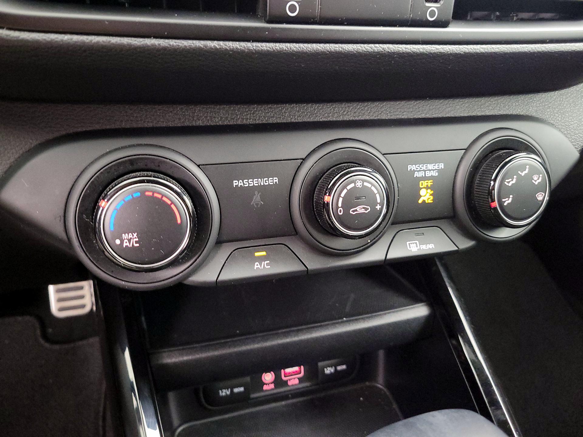 Thumbnail: 2021 Kia Forte - 16