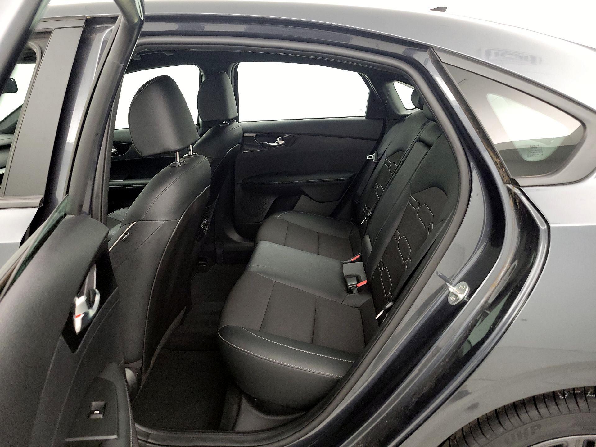 Thumbnail: 2021 Kia Forte - 19