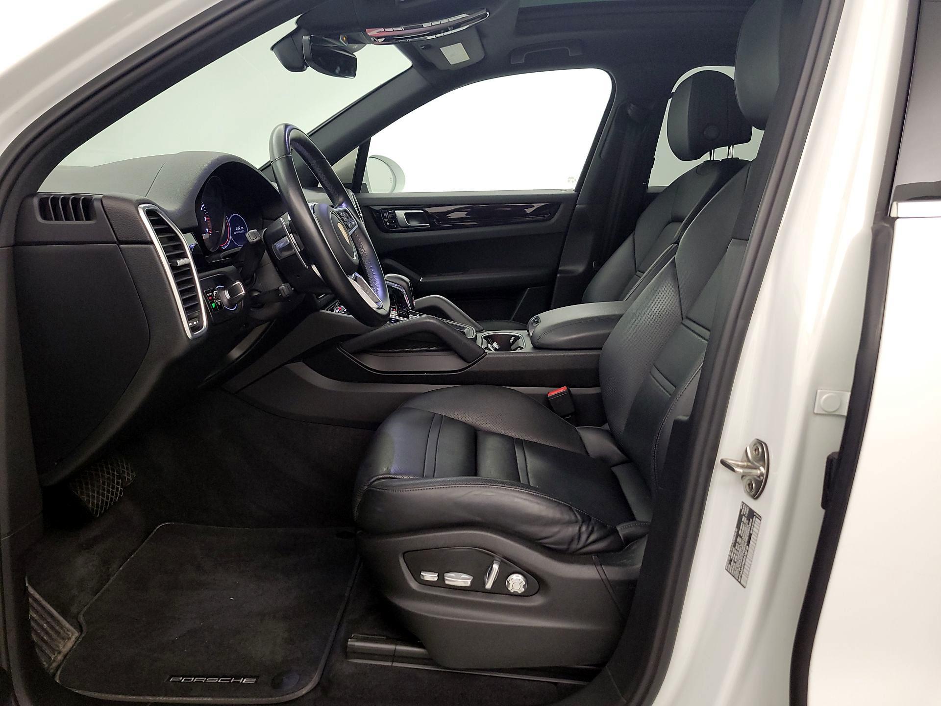 Thumbnail: 2019 Porsche Cayenne - 11