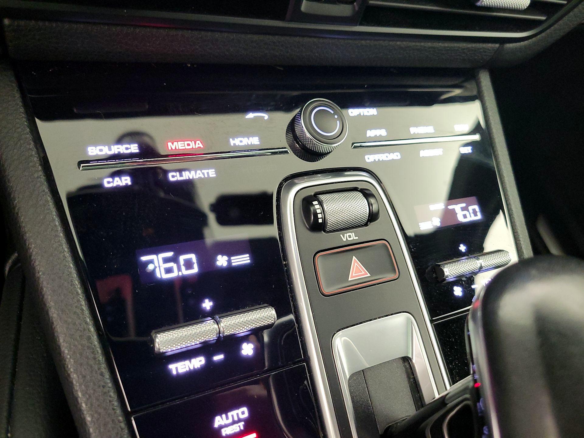 Thumbnail: 2019 Porsche Cayenne - 17