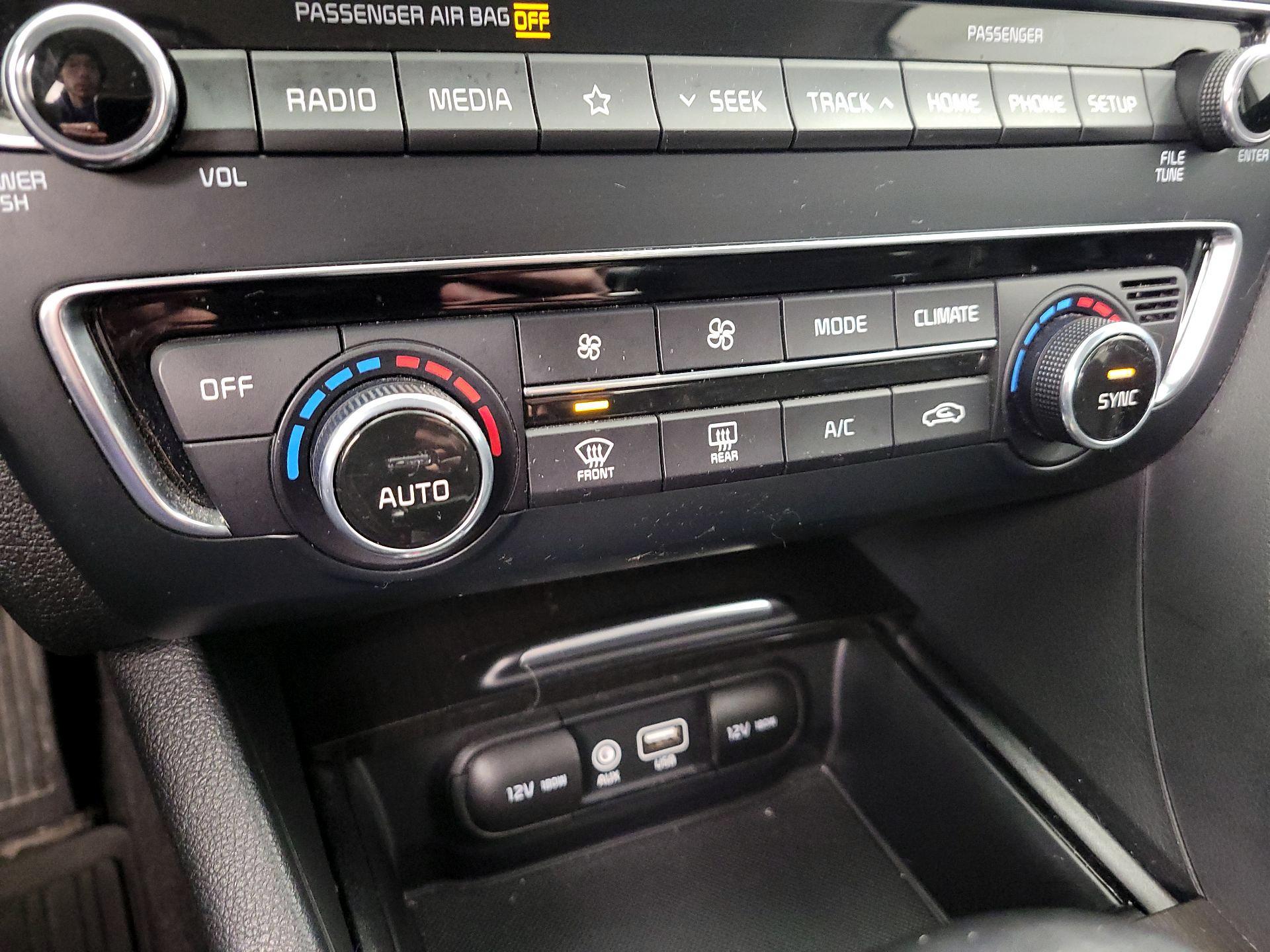 Thumbnail: 2019 Kia Optima - 16