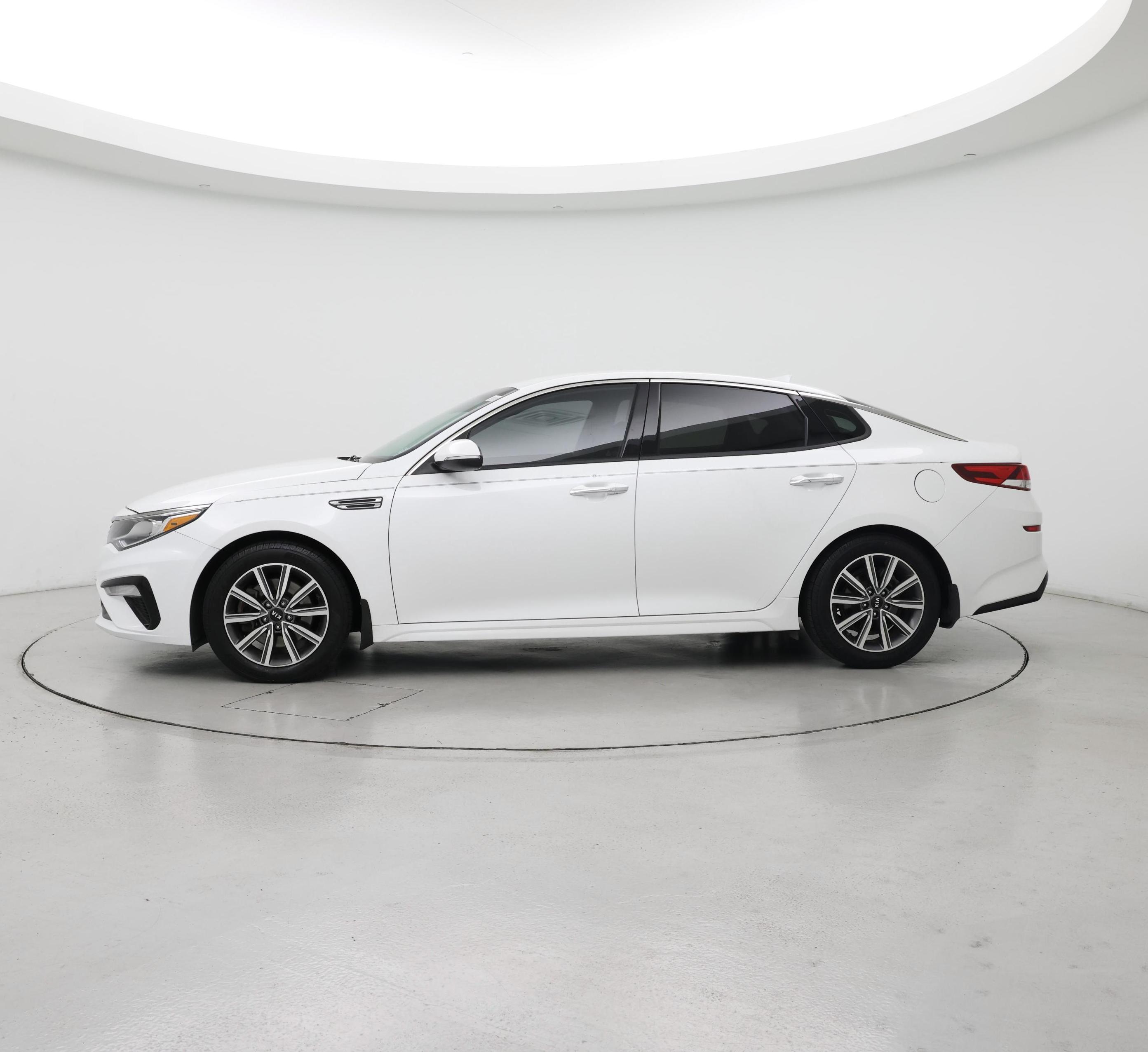 Thumbnail: 2019 Kia Optima - 3