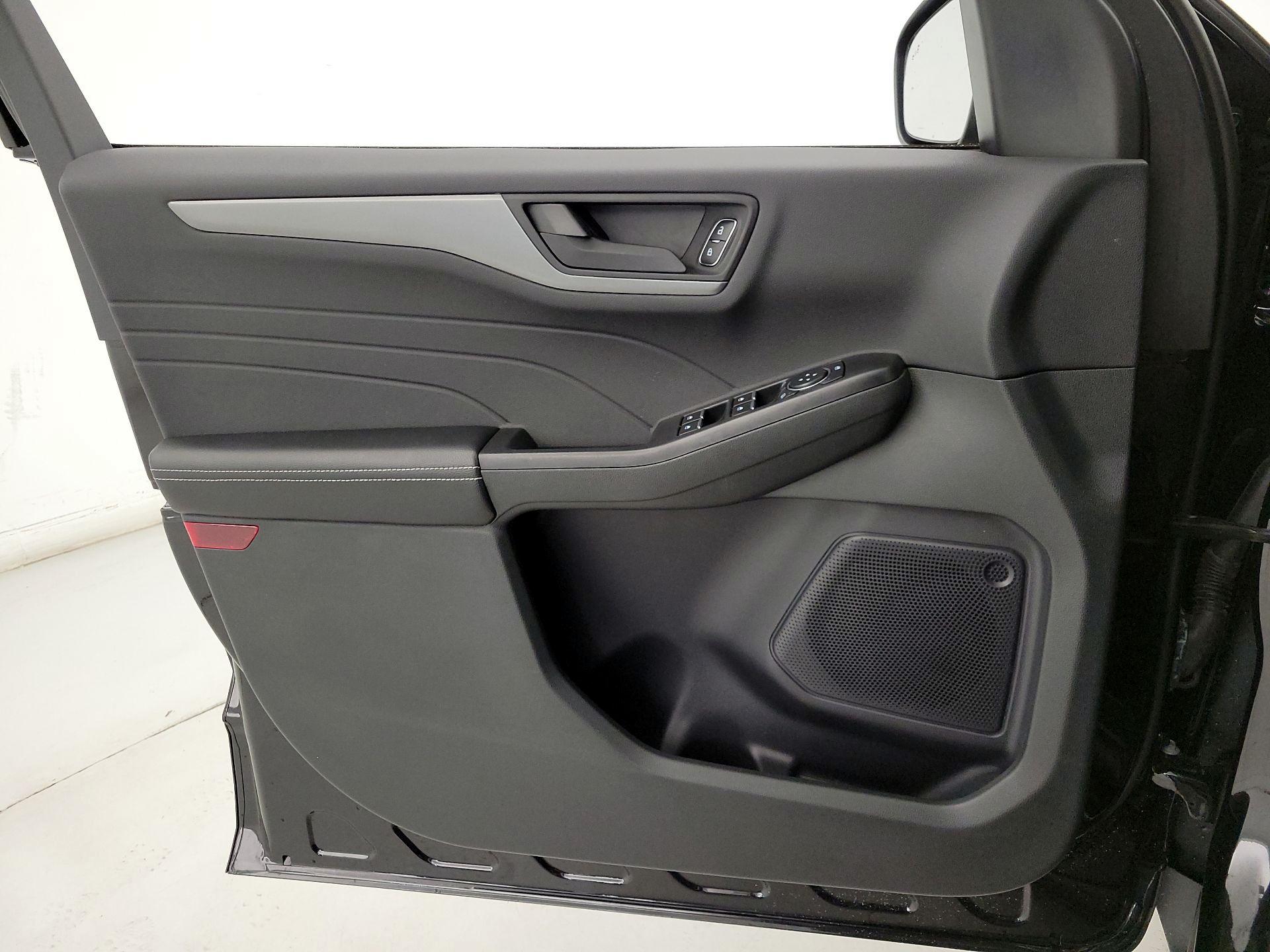 Thumbnail: 2023 Ford Escape - 12