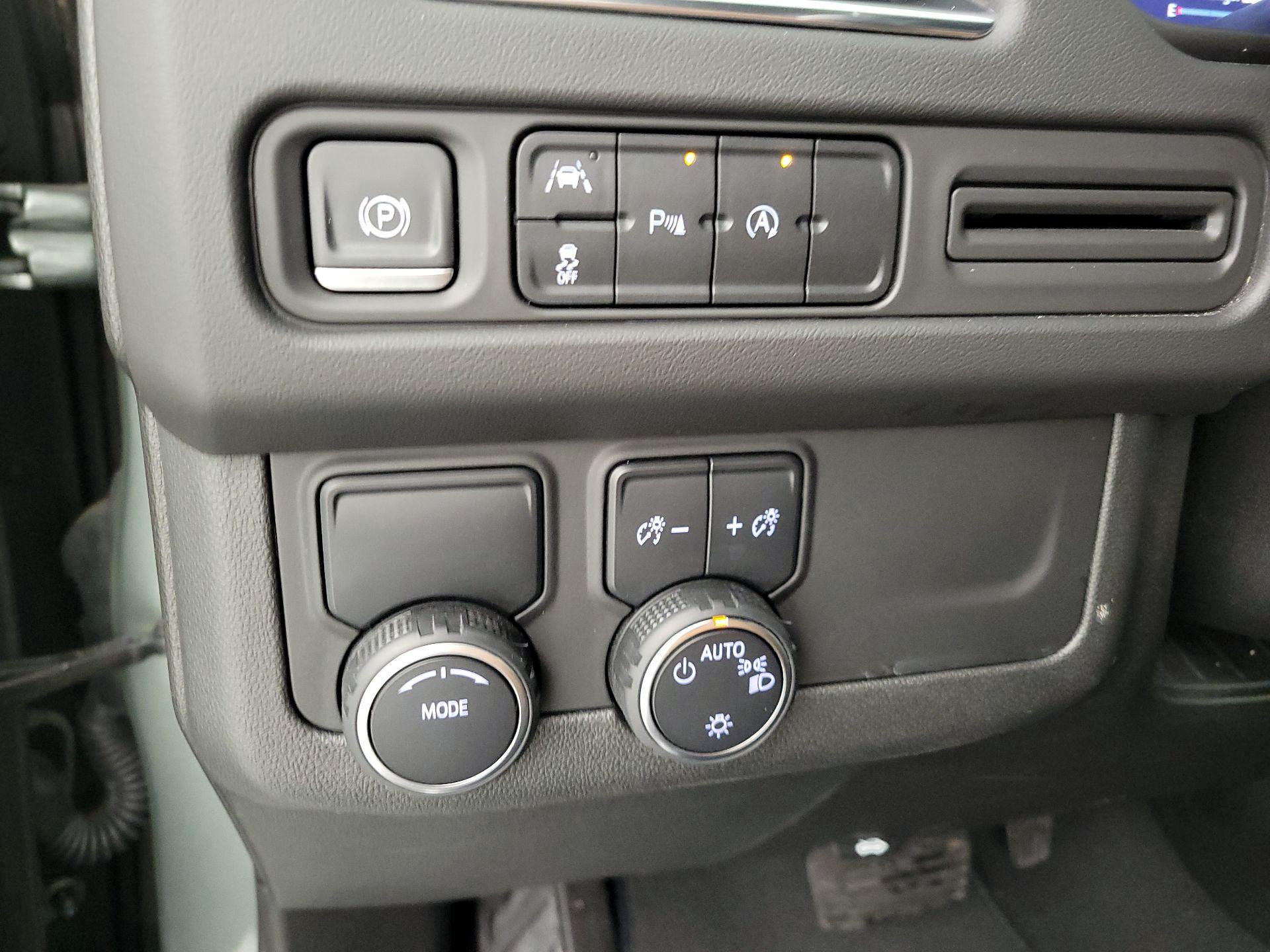 Thumbnail: 2023 Chevrolet Suburban - 13