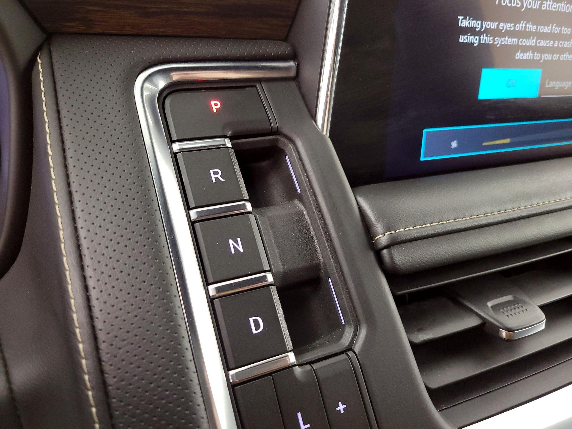 Thumbnail: 2023 Chevrolet Suburban - 17