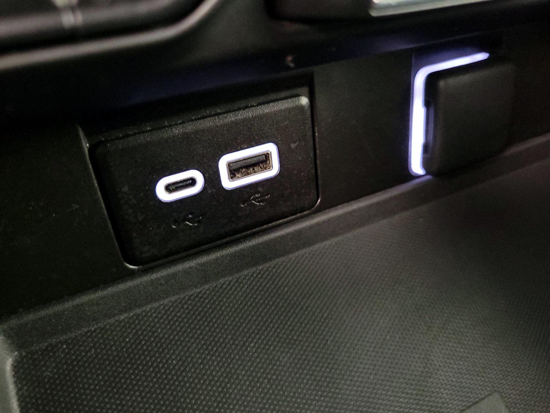 Thumbnail: 2023 Chevrolet Suburban - 18