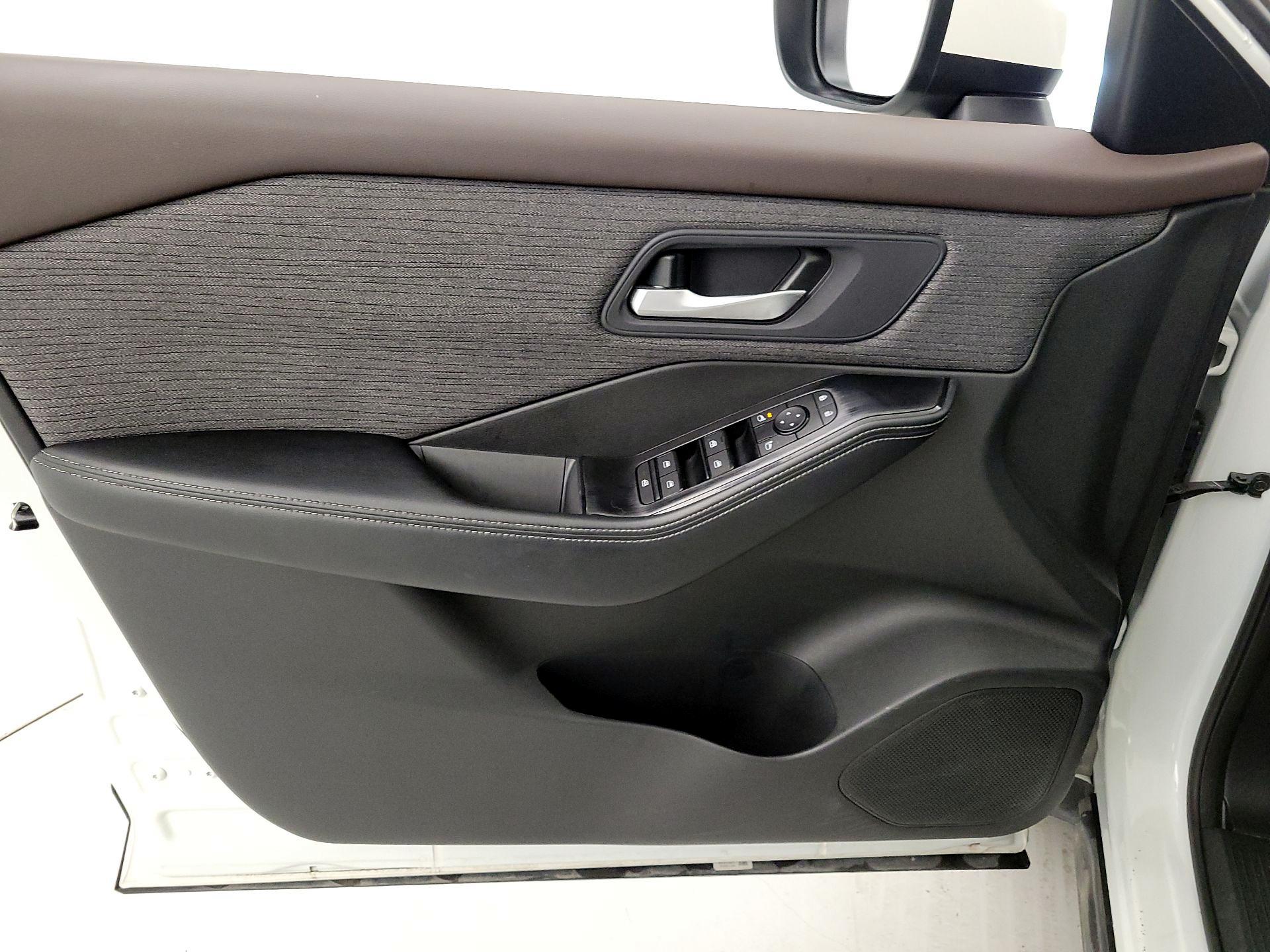 Thumbnail: 2023 Nissan Rogue - 12