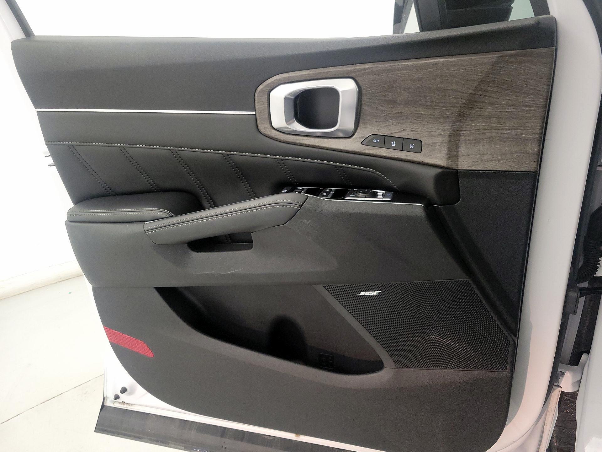 Thumbnail: 2022 Kia Sorento - 12