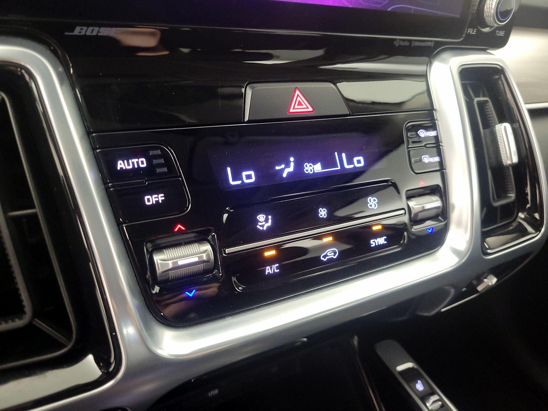 Thumbnail: 2022 Kia Sorento - 17