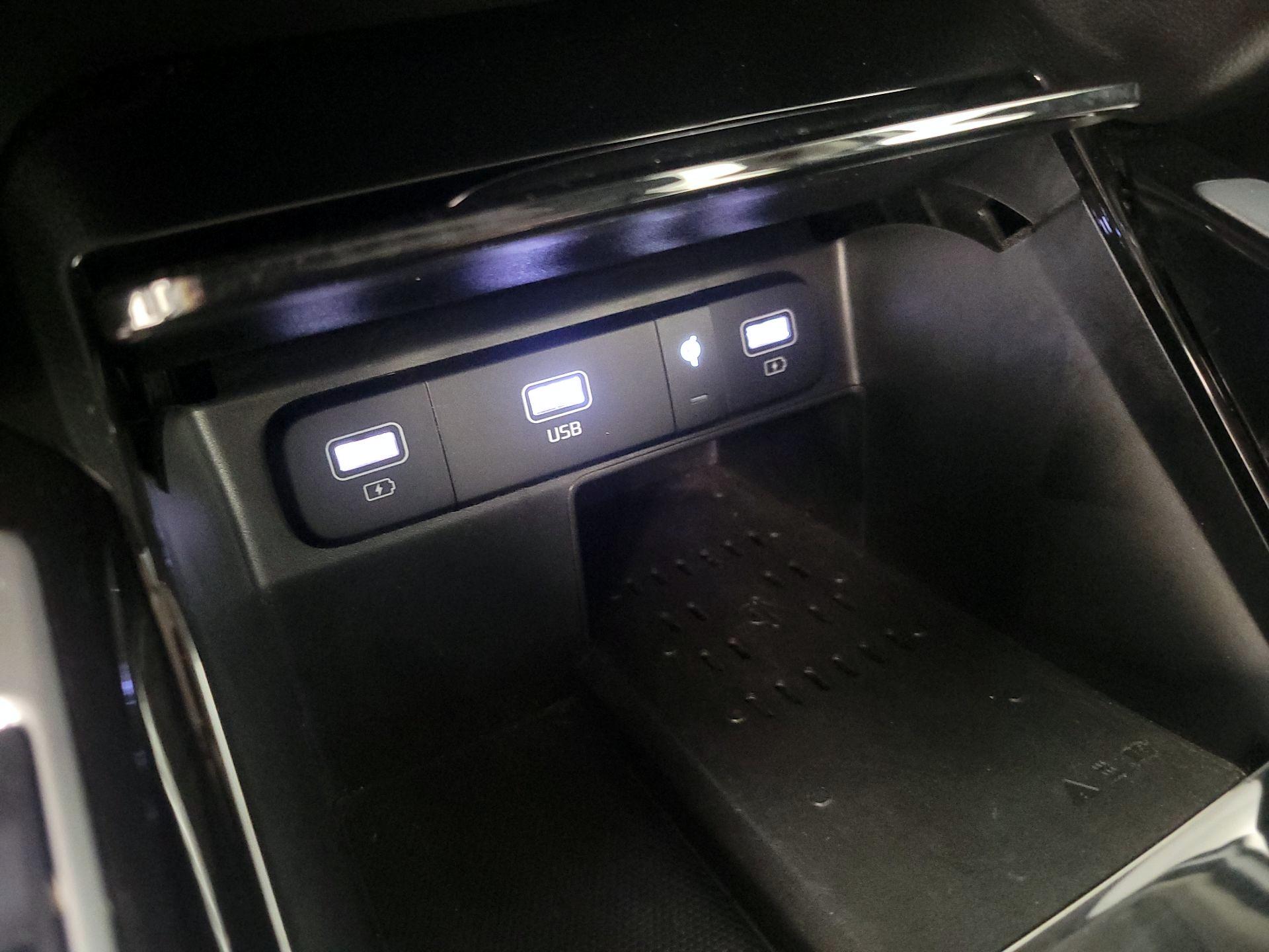 Thumbnail: 2022 Kia Sorento - 19