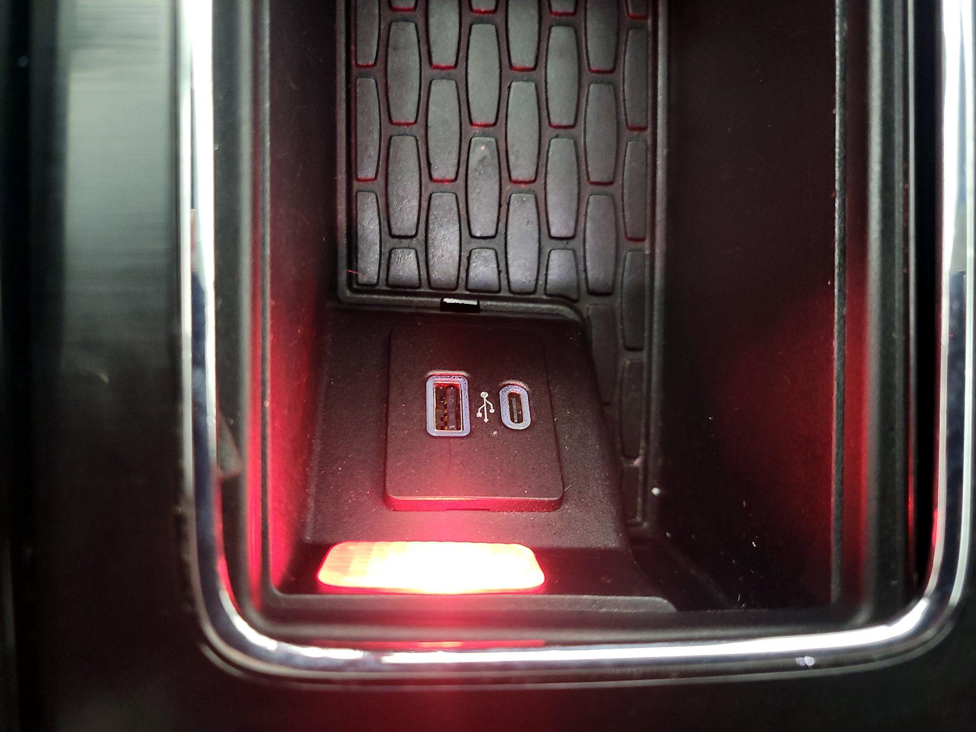 Thumbnail: 2020 Lincoln Aviator - 19