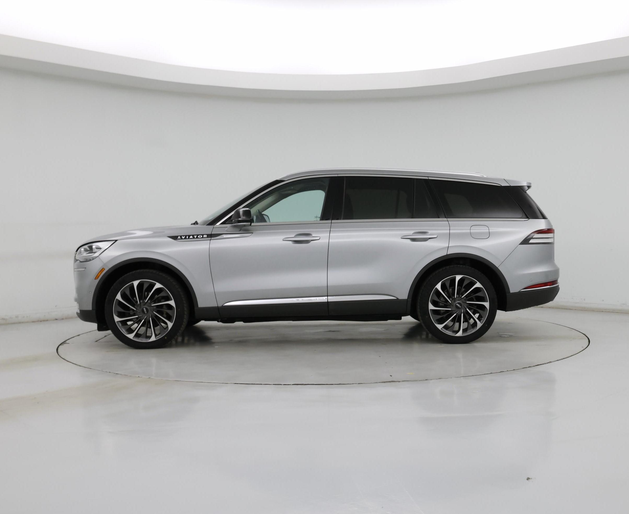Thumbnail: 2020 Lincoln Aviator - 3